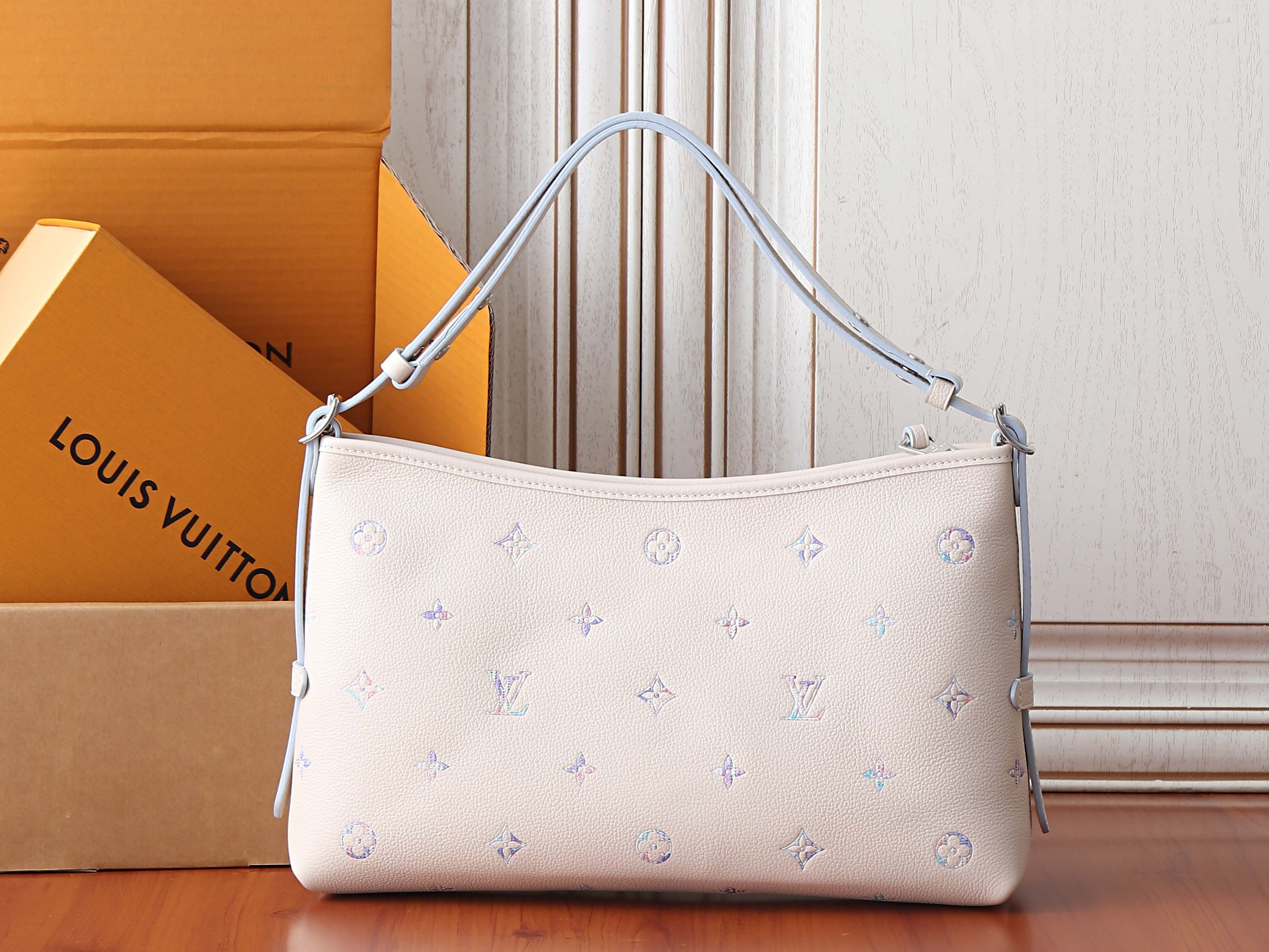 LV CarryAll East West M2A369 36x19x10cm
