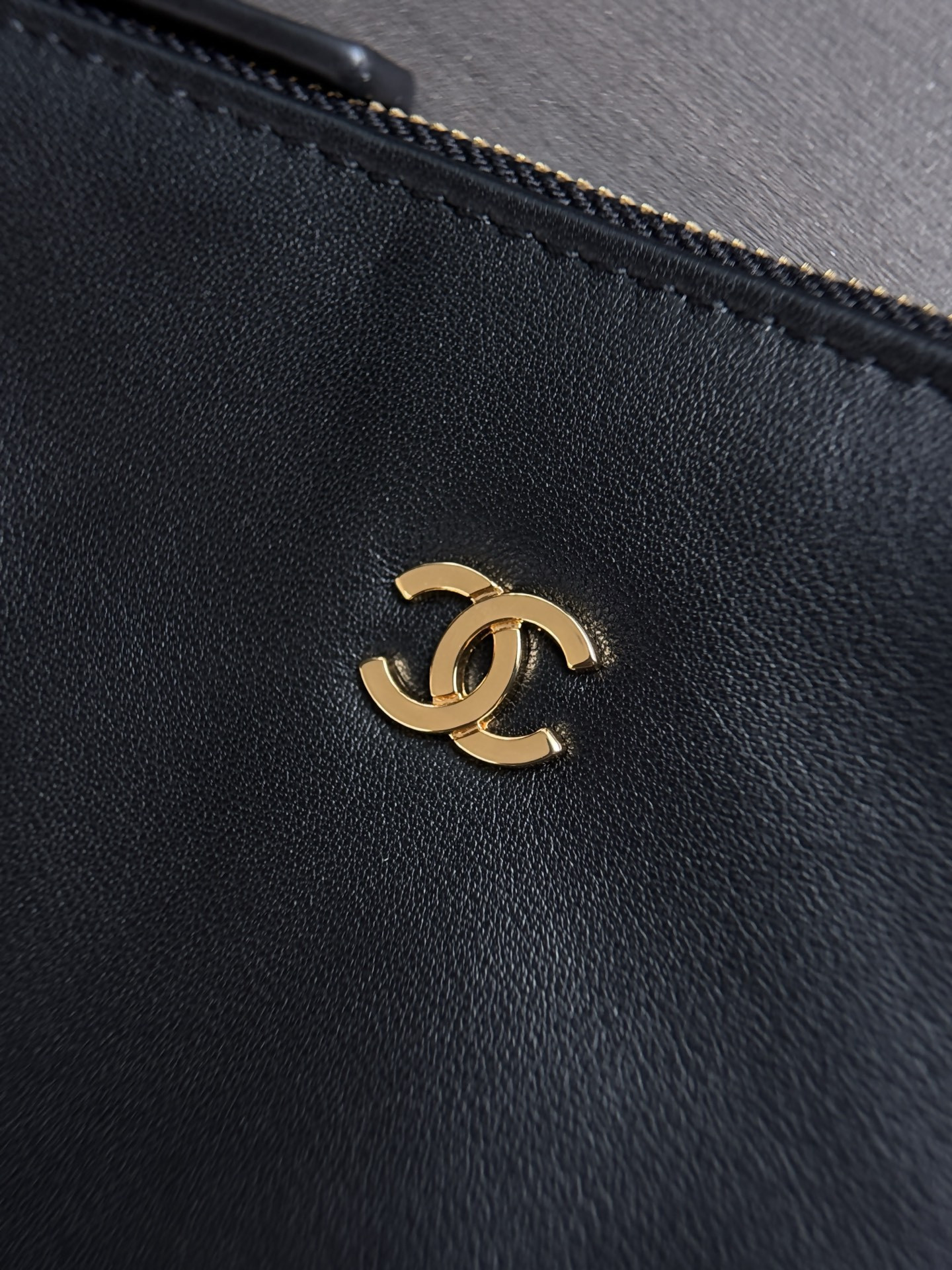 Ch*el flap bag as6157 21x14x6cm