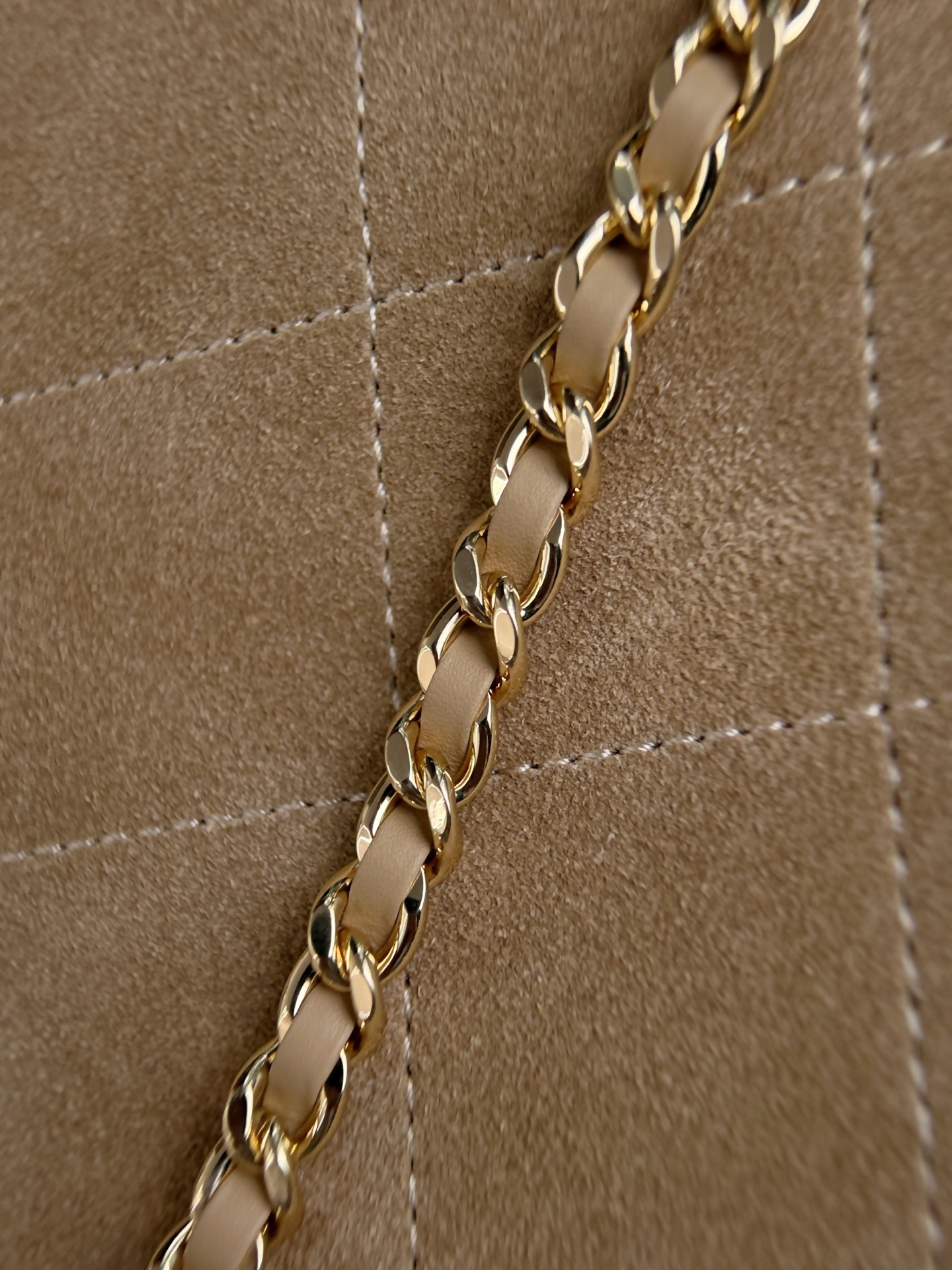 Ch*el flap bag as6417 15x25.5x8cm
