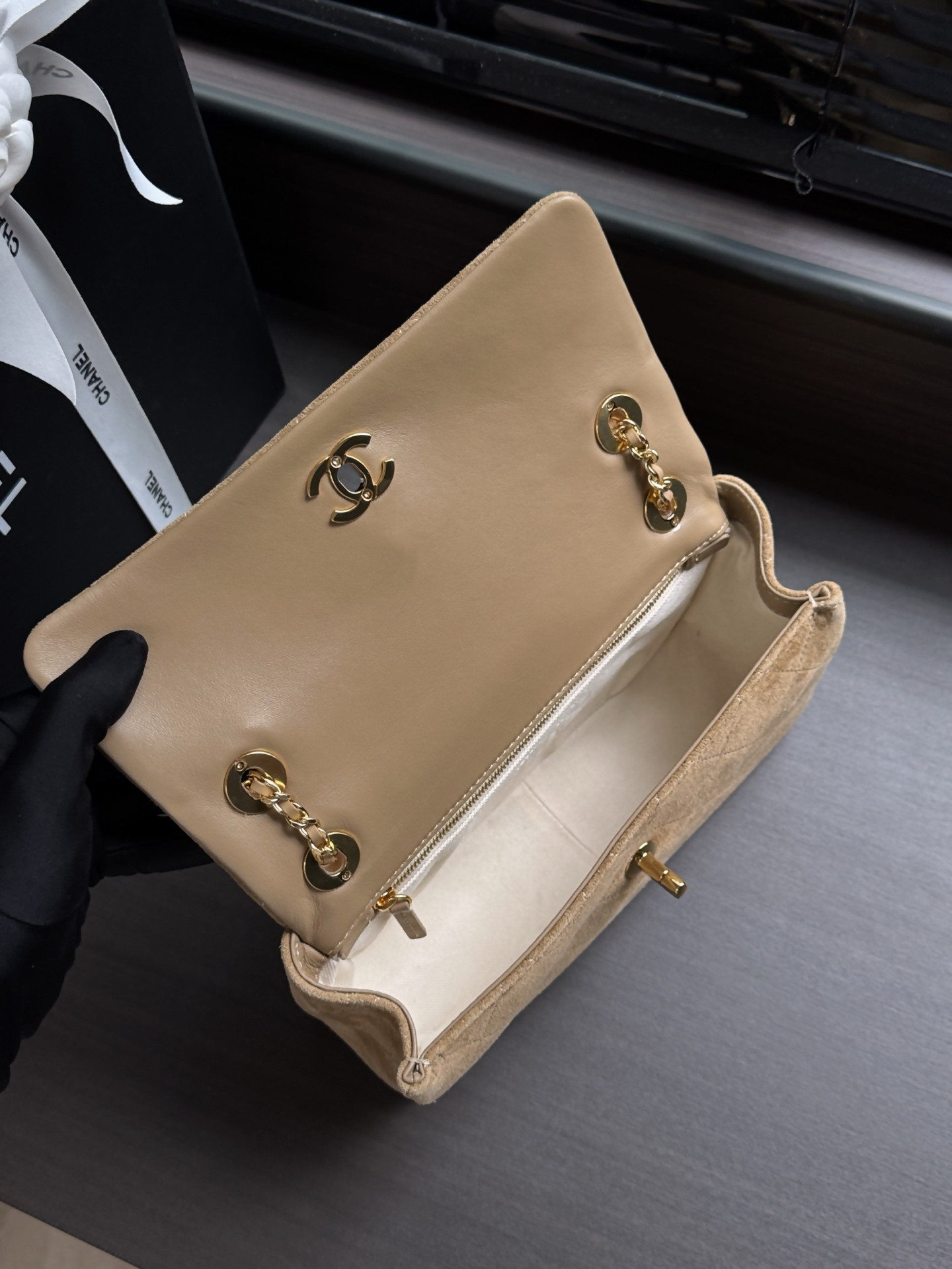 Ch*el flap bag as6417 15x25.5x8cm