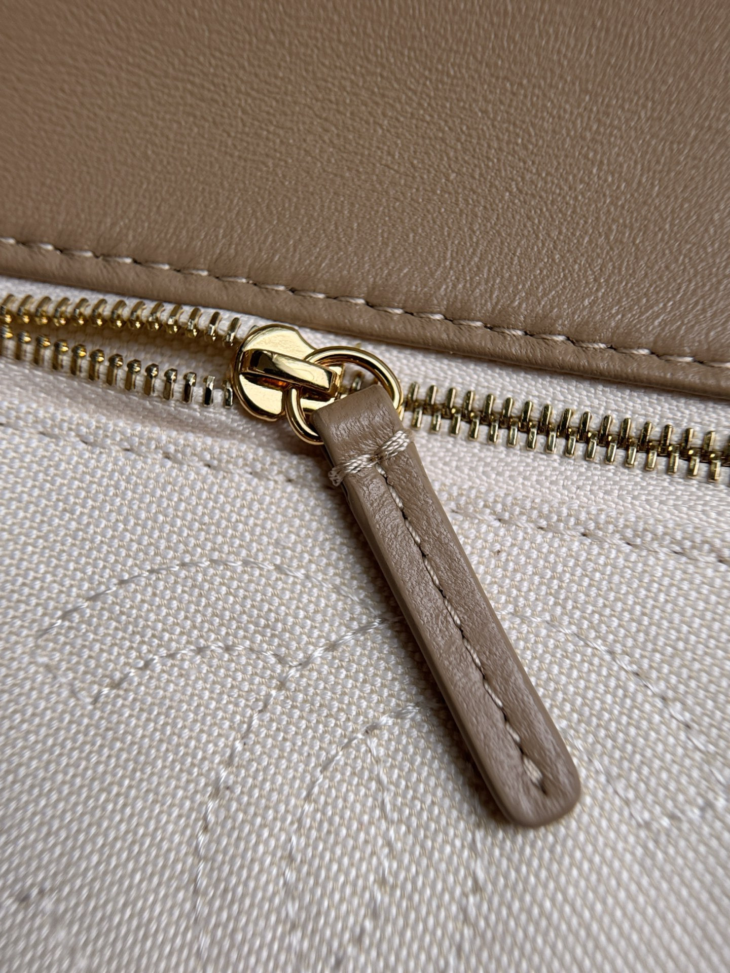 Ch*el flap bag as6417 15x25.5x8cm