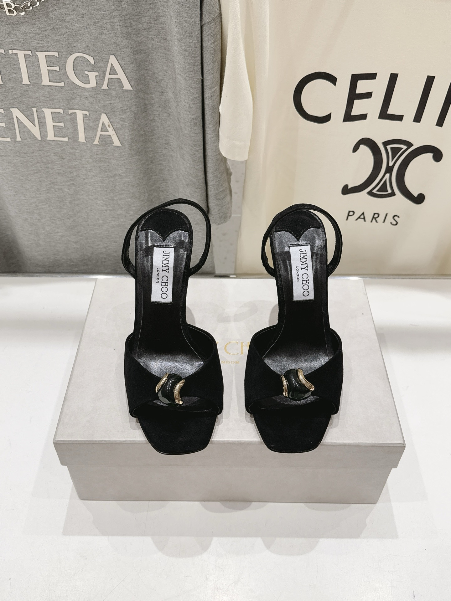 ua Ji*y Ch* emani sandals
