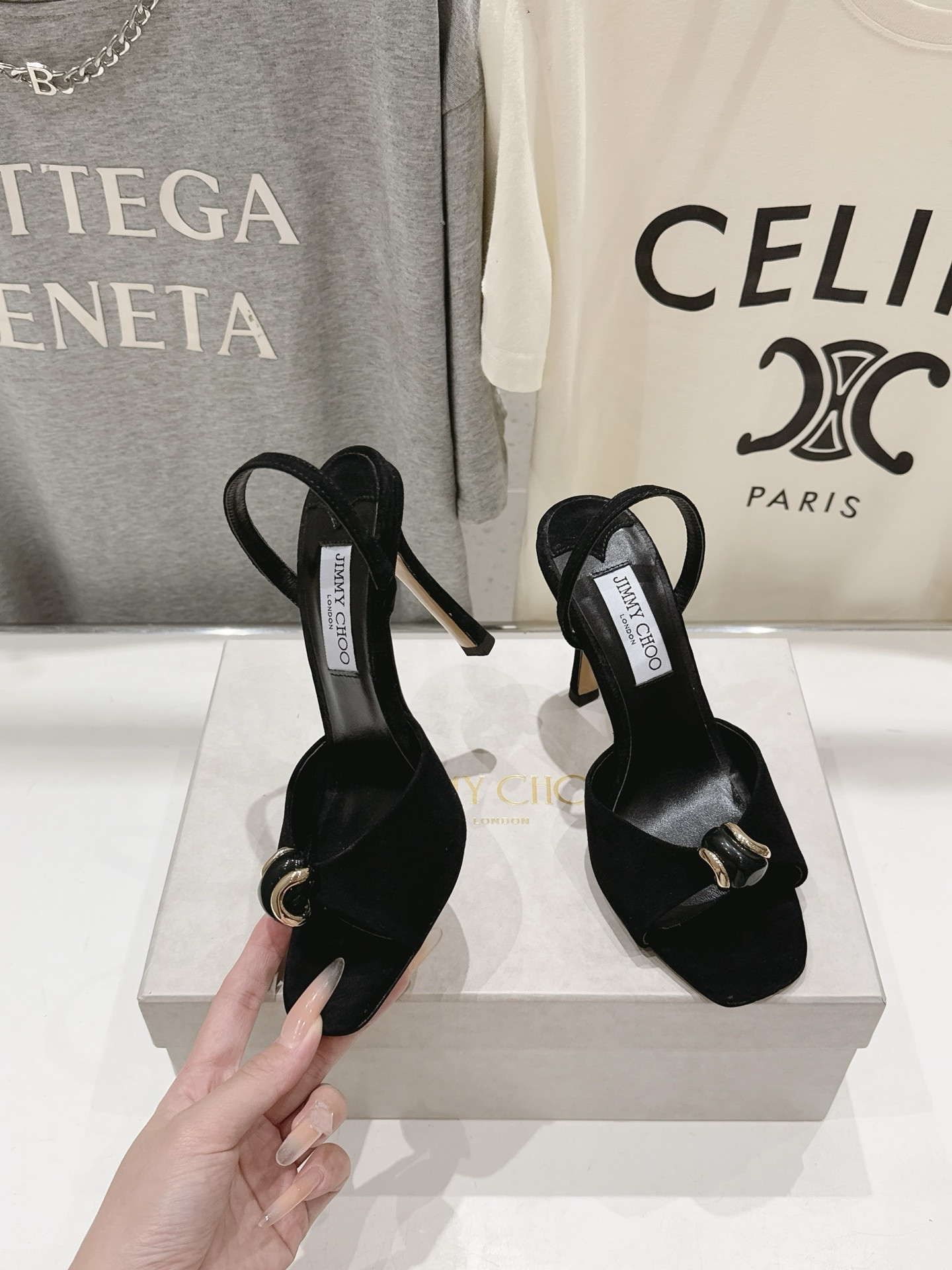 ua Ji*y Ch* emani sandals