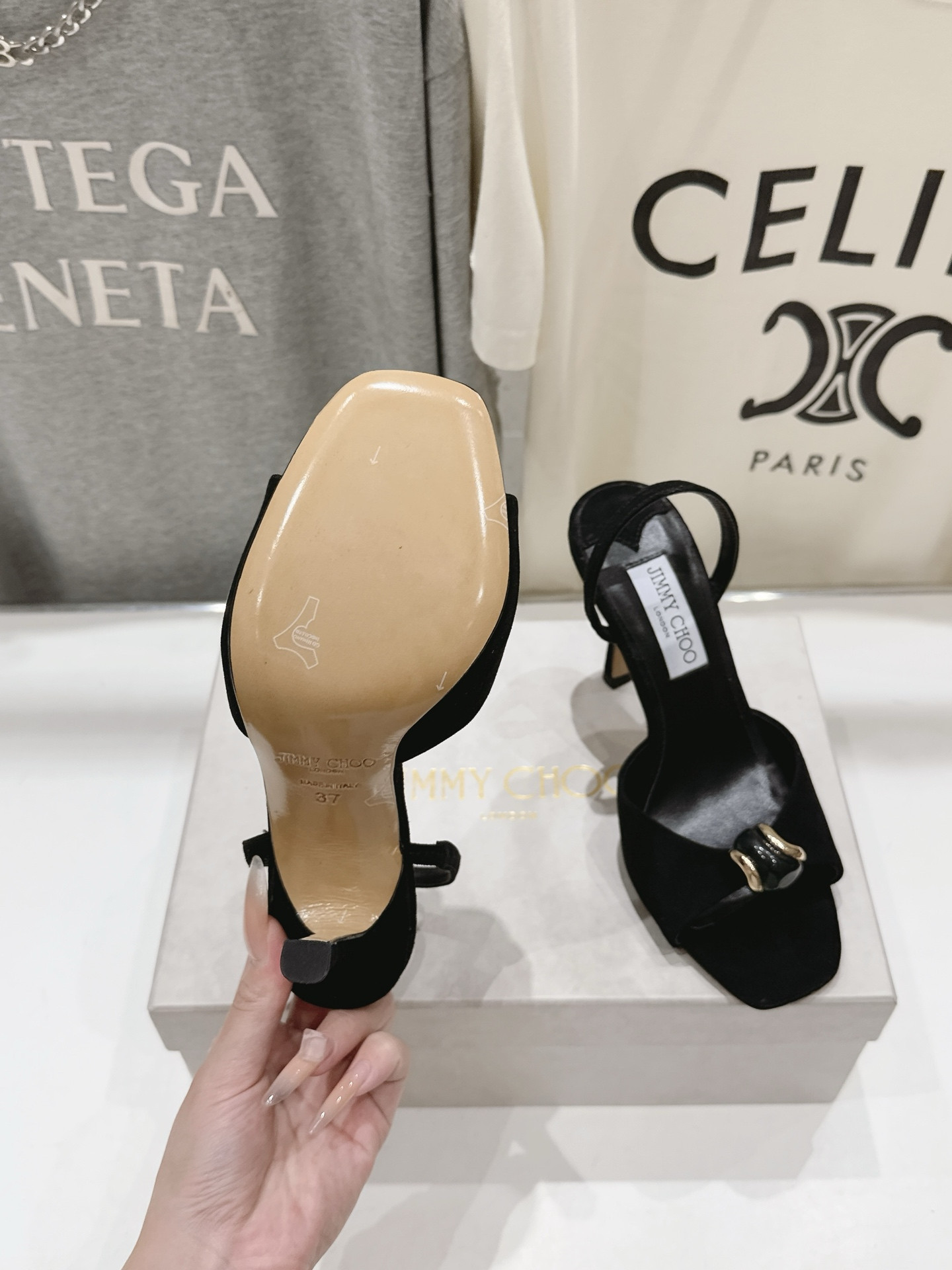 ua Ji*y Ch* emani sandals