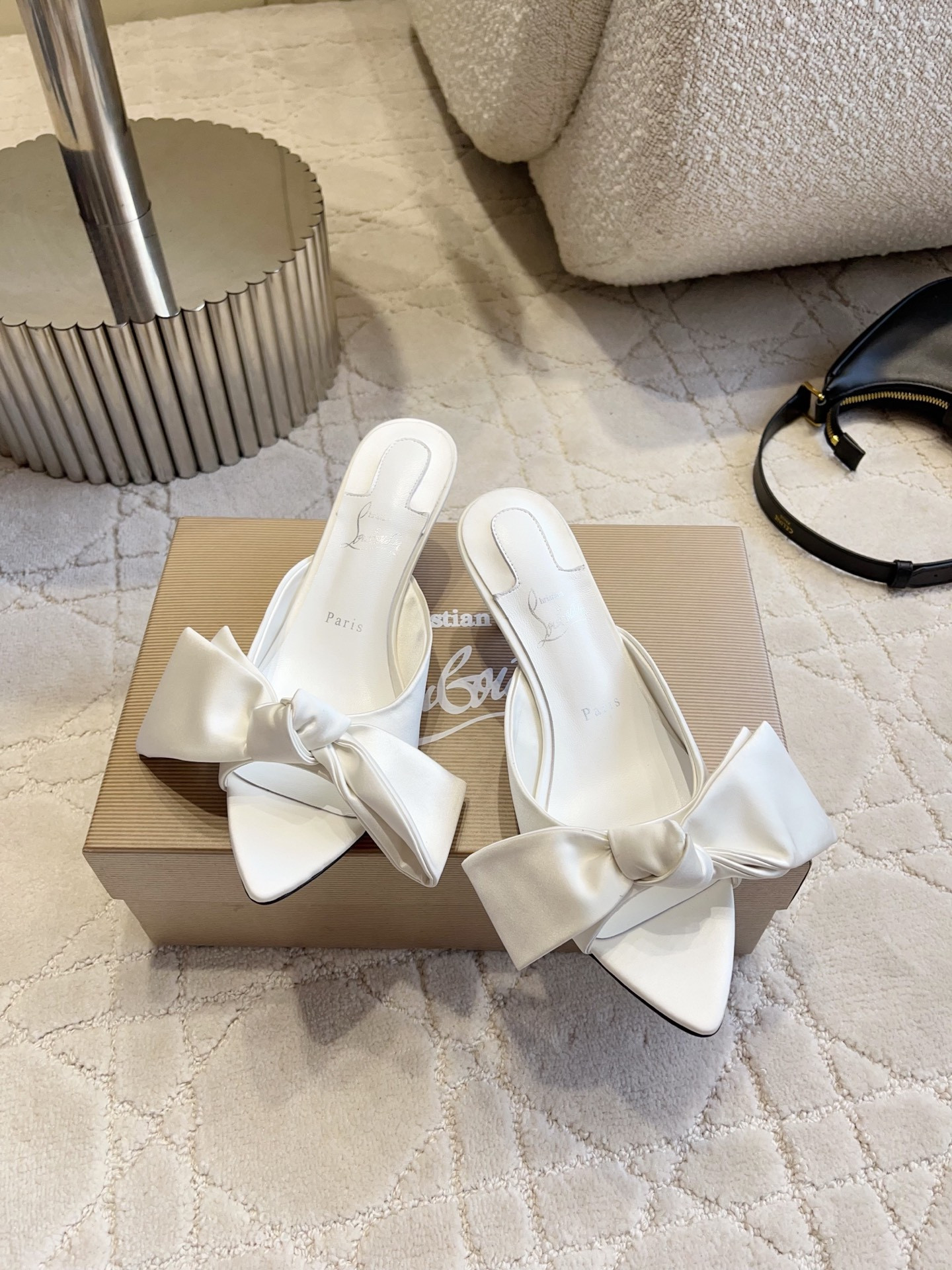 ua Ch**an louboutin slides 6cm heel