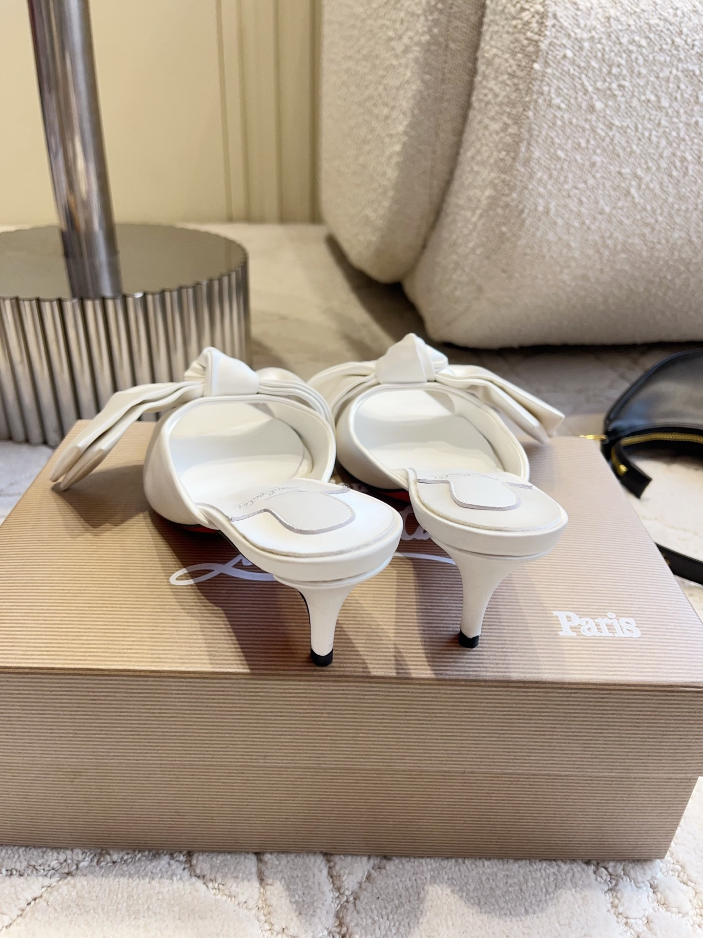 ua Ch**an louboutin slides 6cm heel