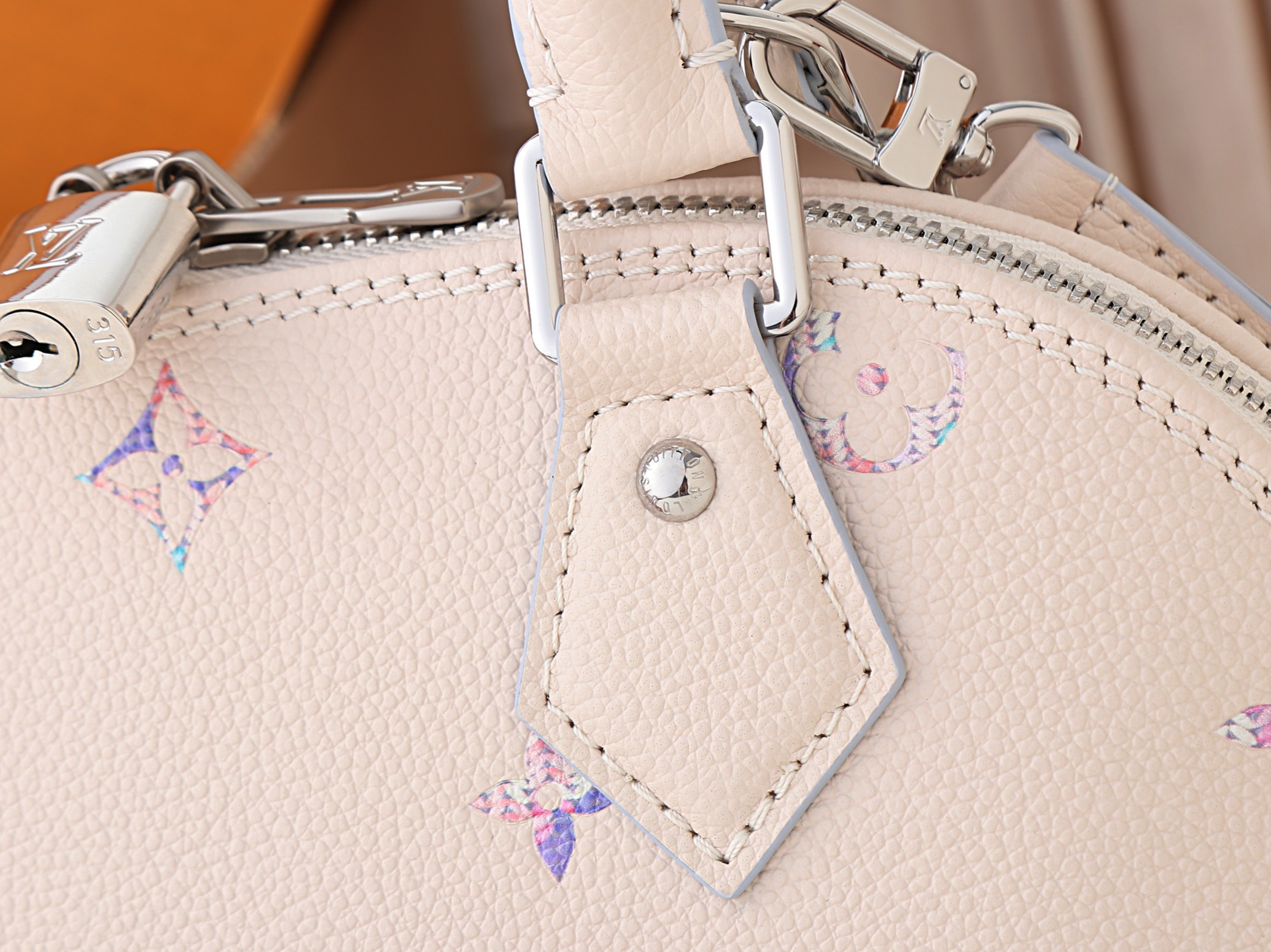 LV Alma BB Adjustable Strap M2A086 23.5x17.5x11.5cm