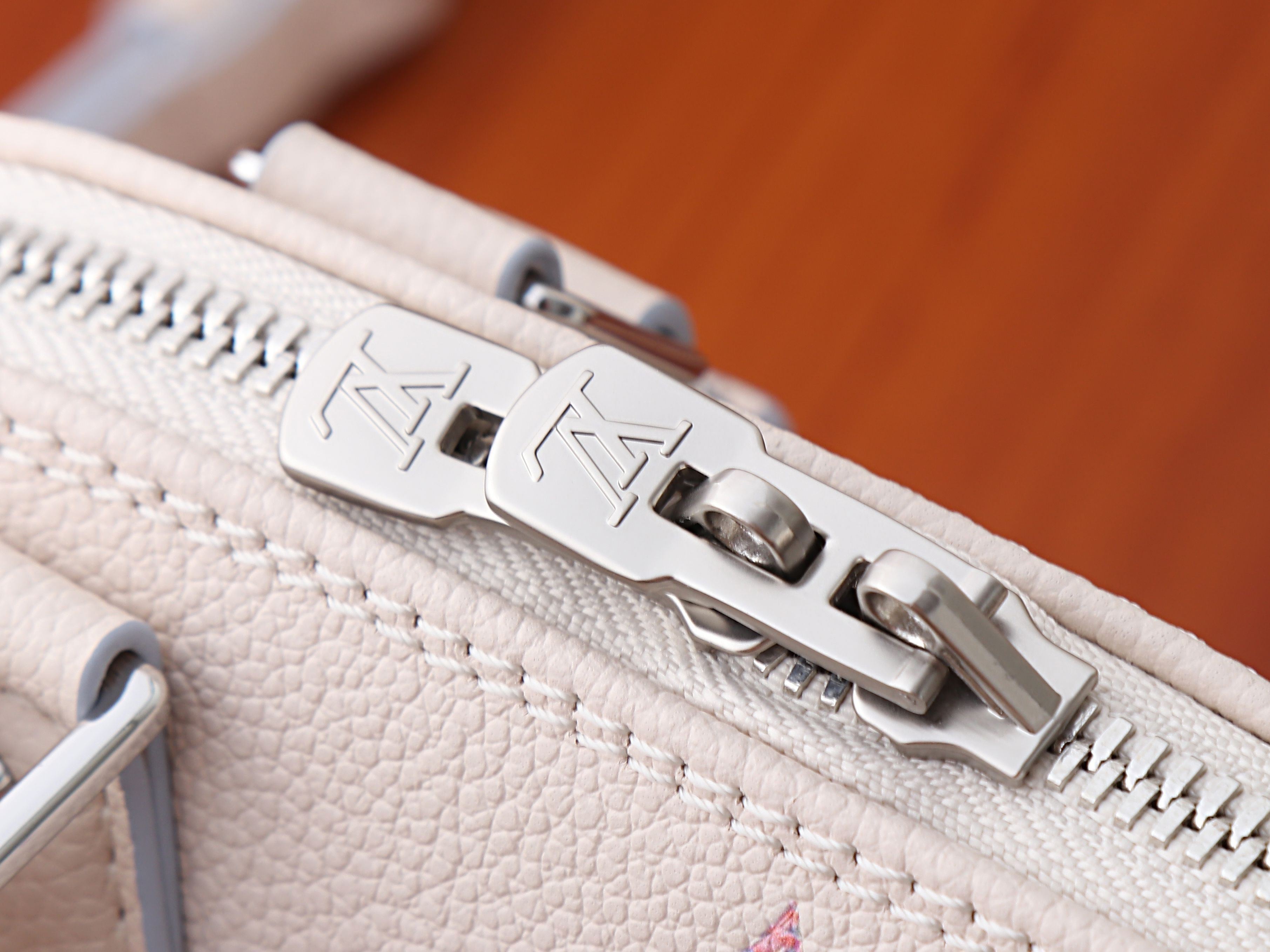 LV Alma BB Adjustable Strap M2A086 23.5x17.5x11.5cm