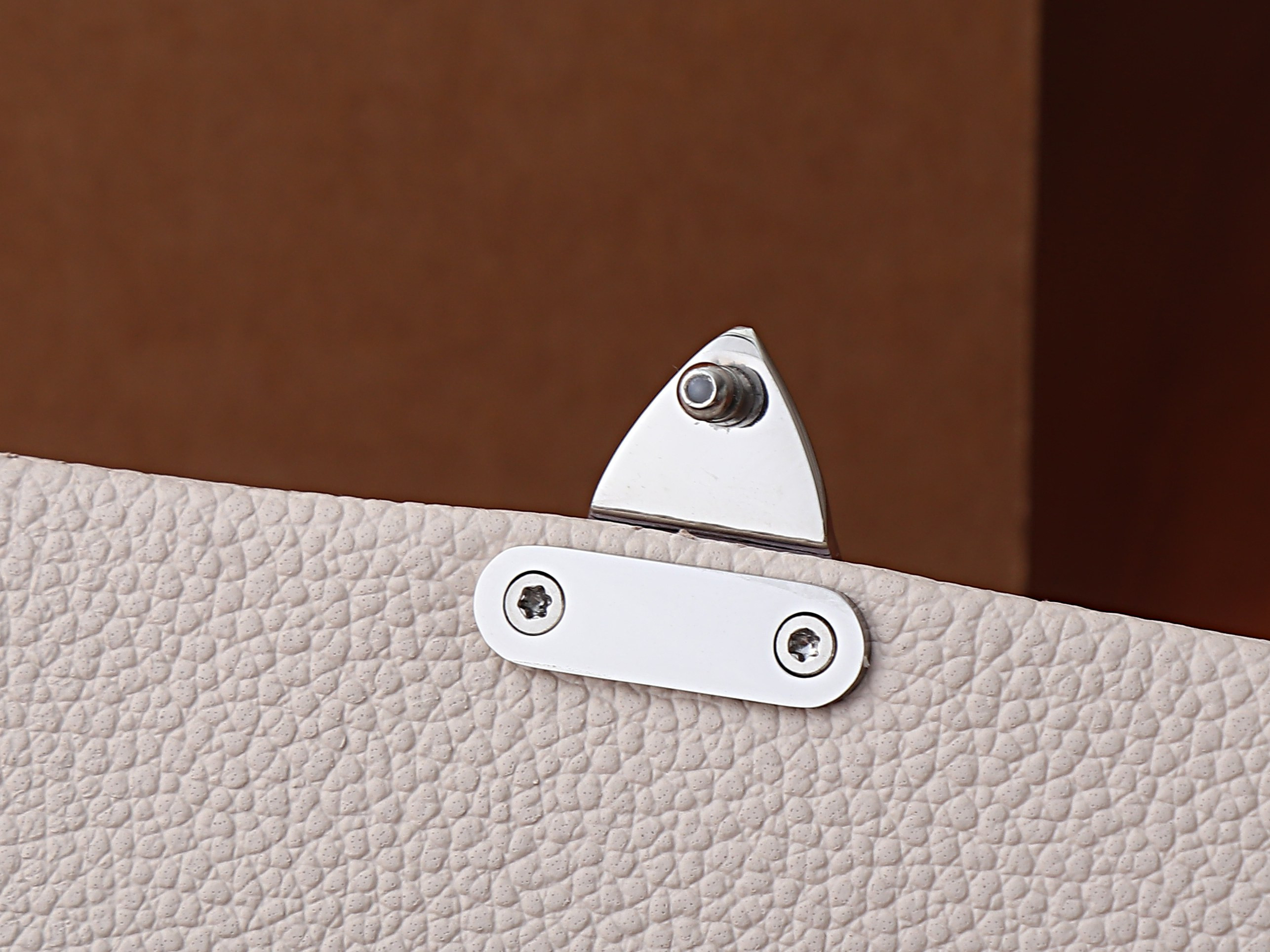 LV Nano Madeleine M2A374 21x12.5x6cm
