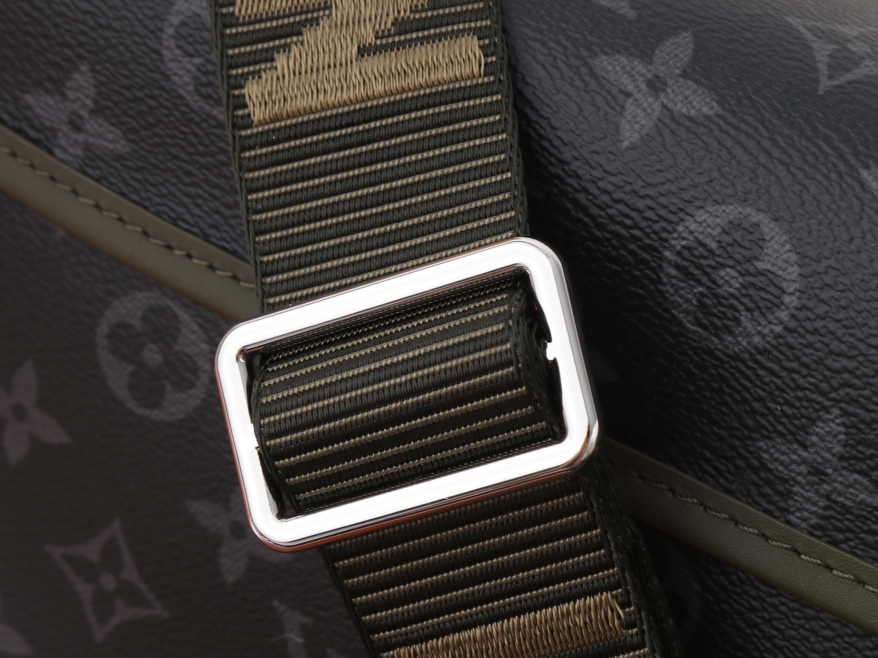 LV Courrier Messenger Bag M28629 37x27x12cm