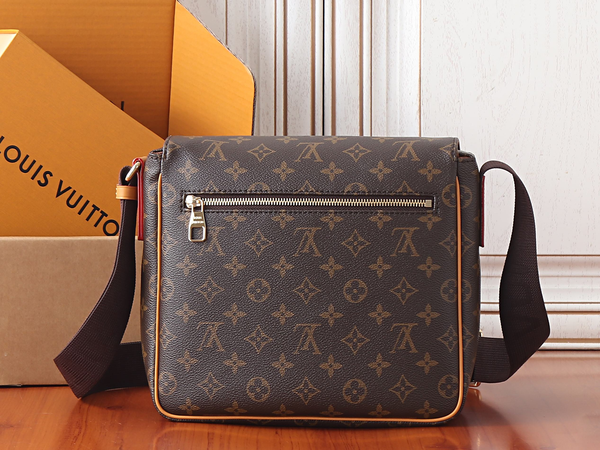 LV Bastille PM M2A191 23x27x8cm