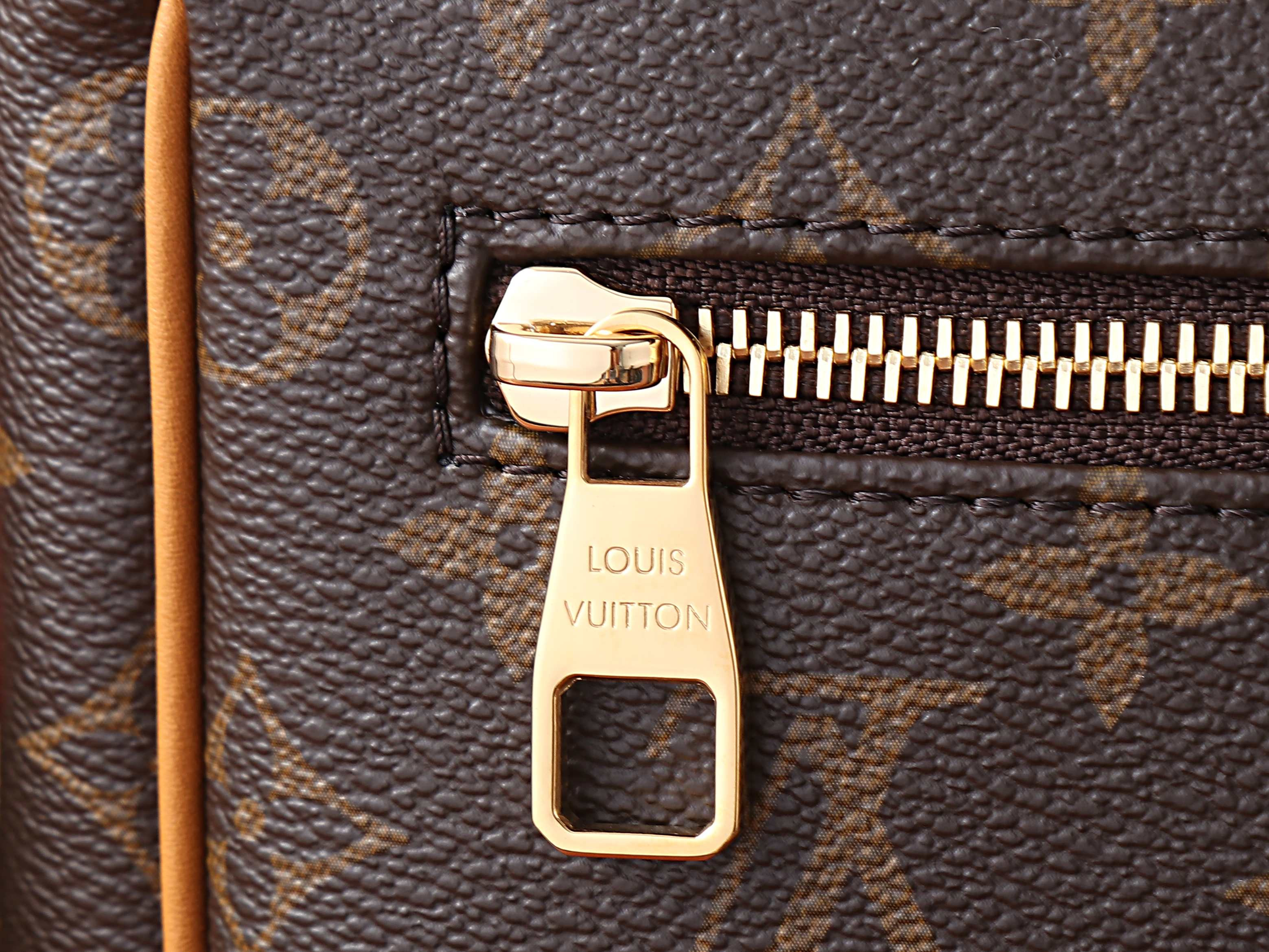 LV Bastille PM M2A191 23x27x8cm