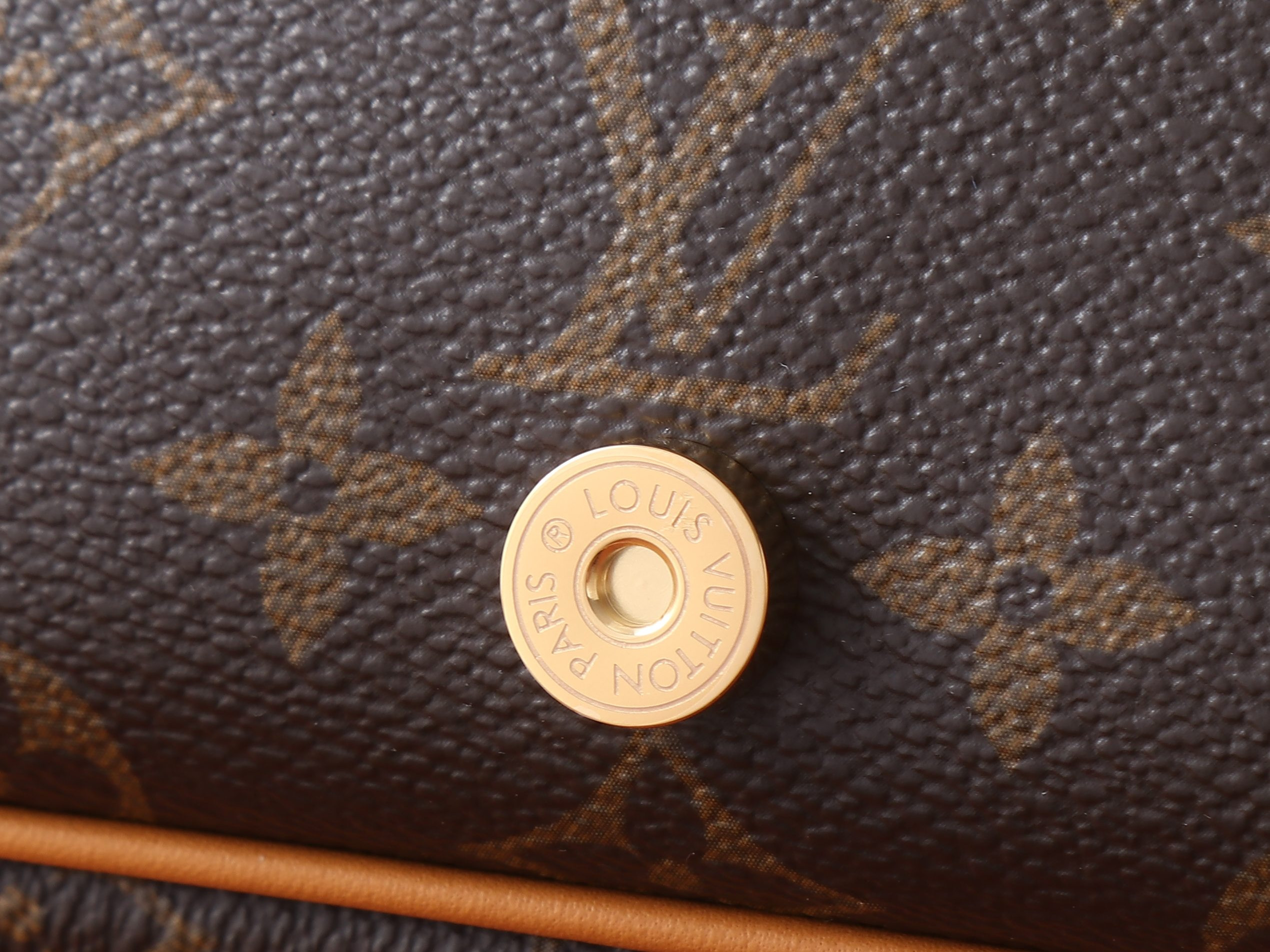 LV Bastille PM M2A191 23x27x8cm