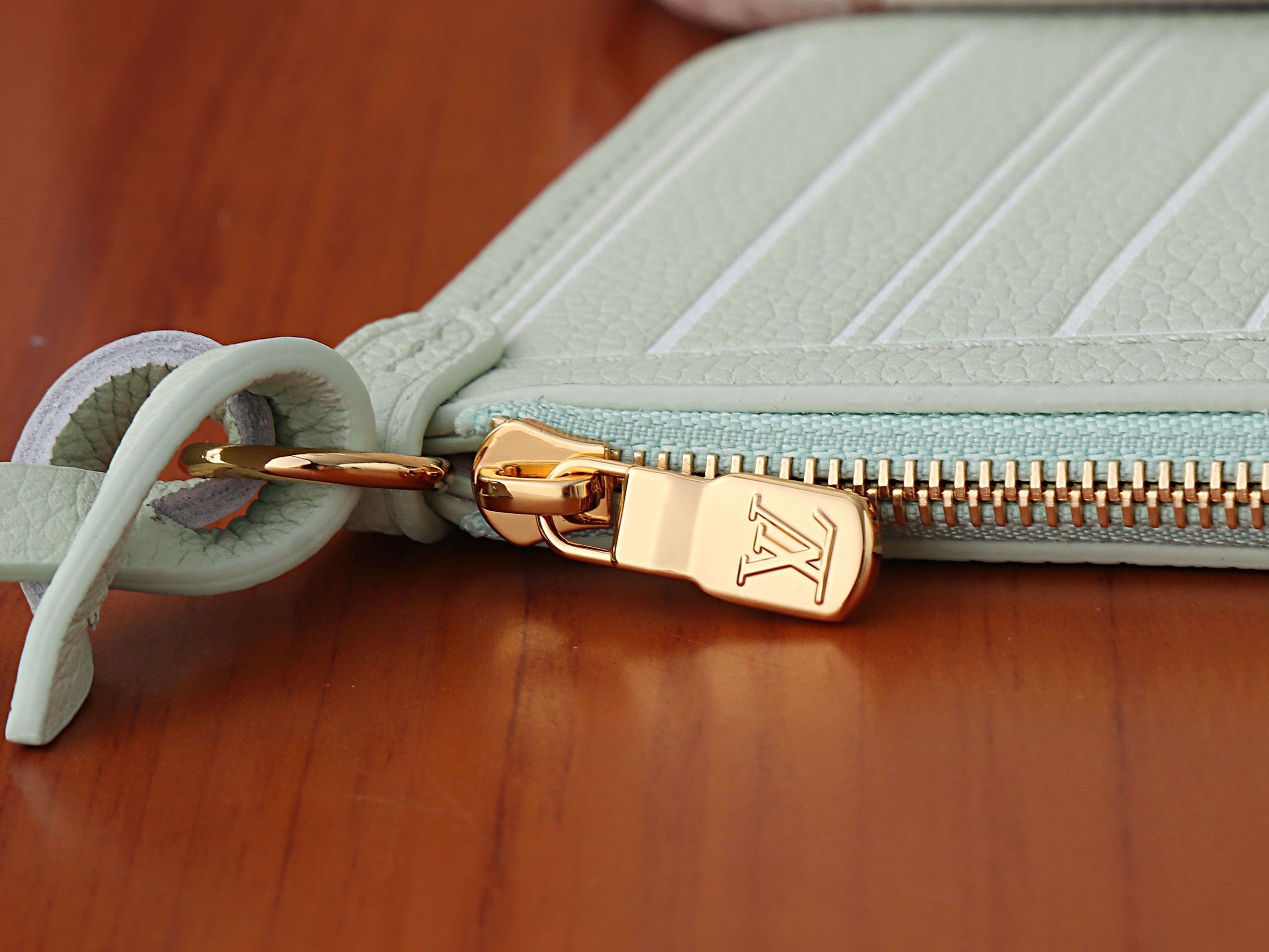 LV Neverfull Inside Out BB M2A465 26.5x16.5x11cm