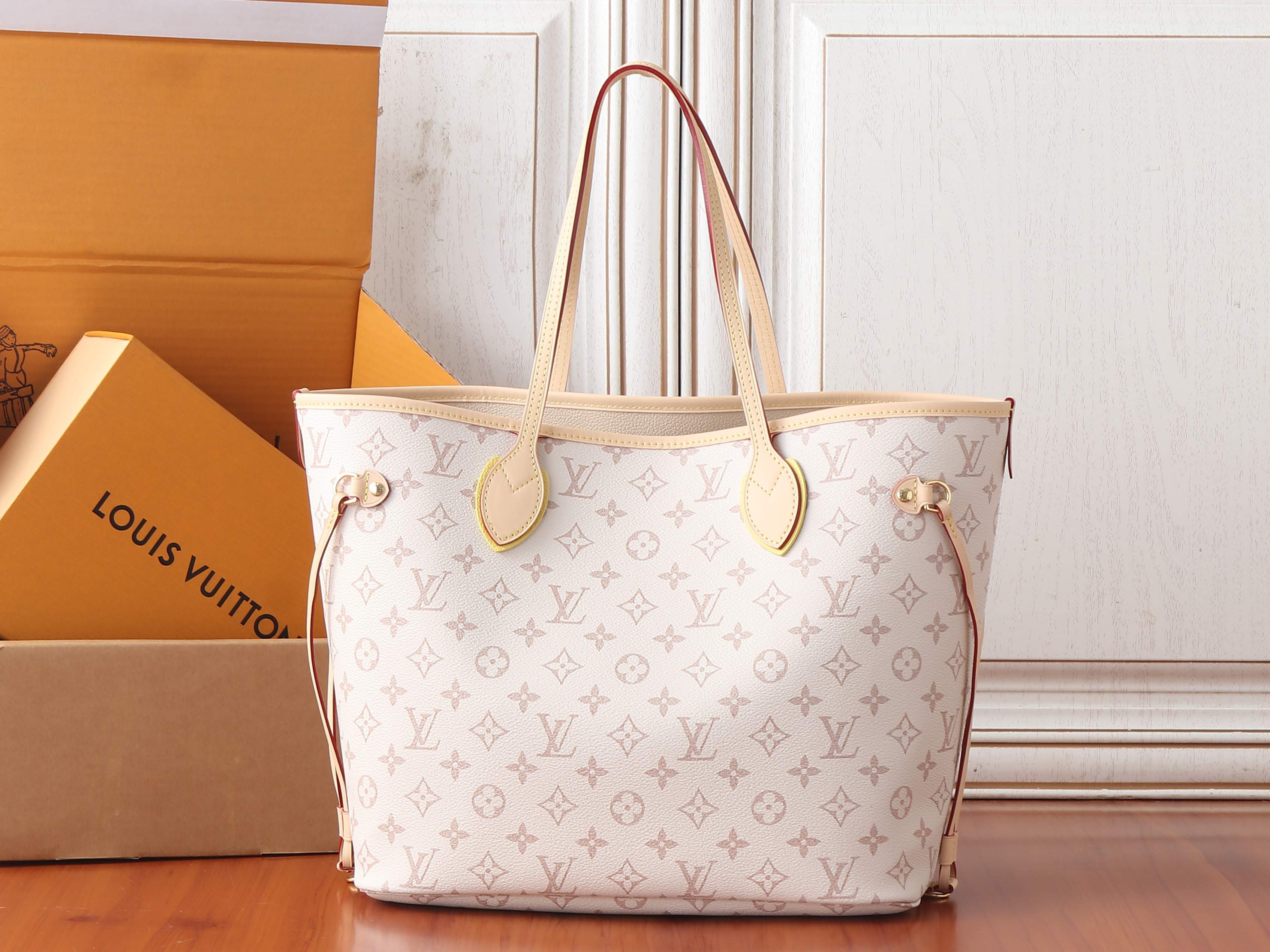 LV Neverfull Inside Out MM M2A095 31x28x14cm Without Box