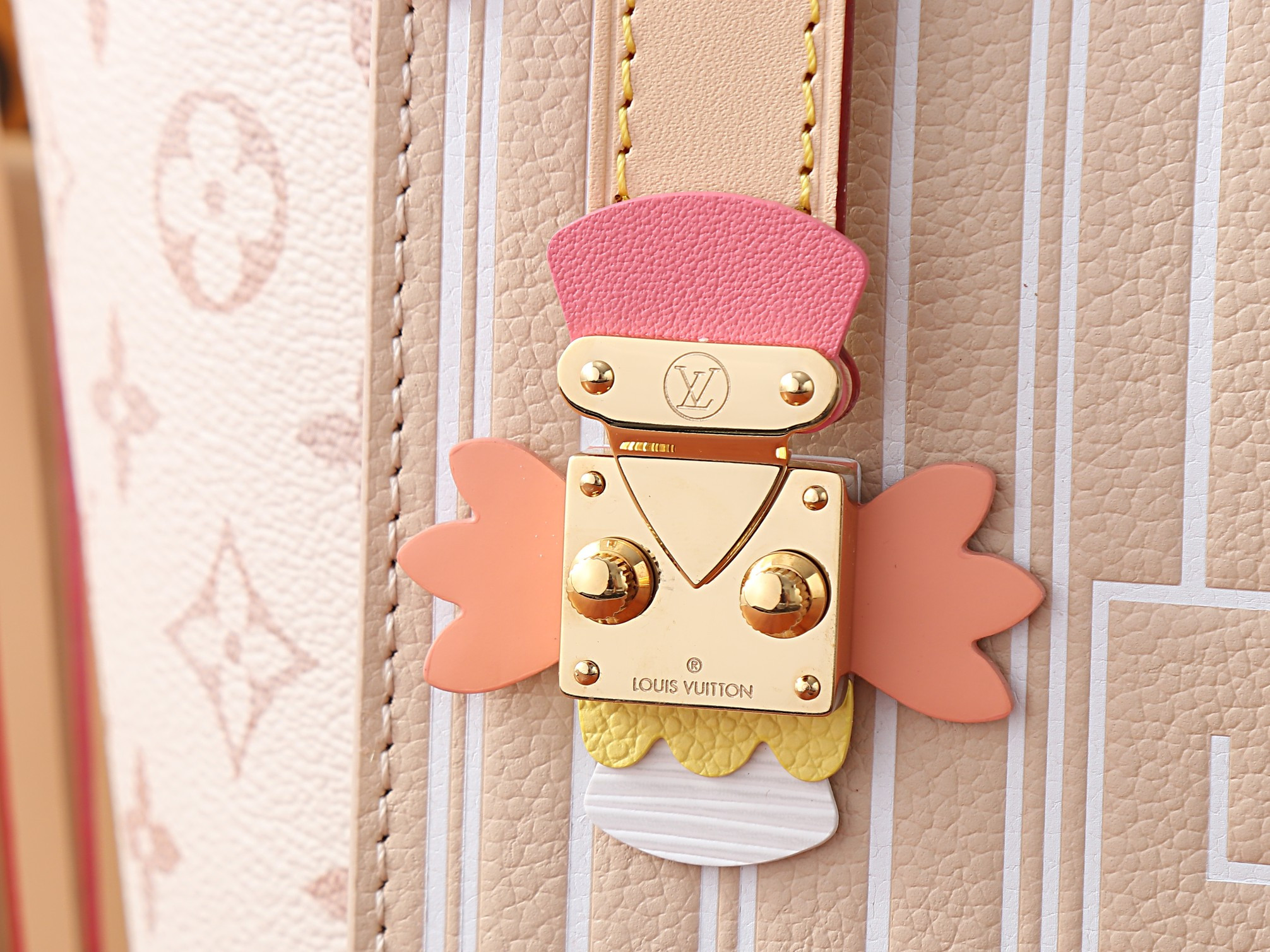 LV Neverfull Inside Out MM M2A095 31x28x14cm Without Box