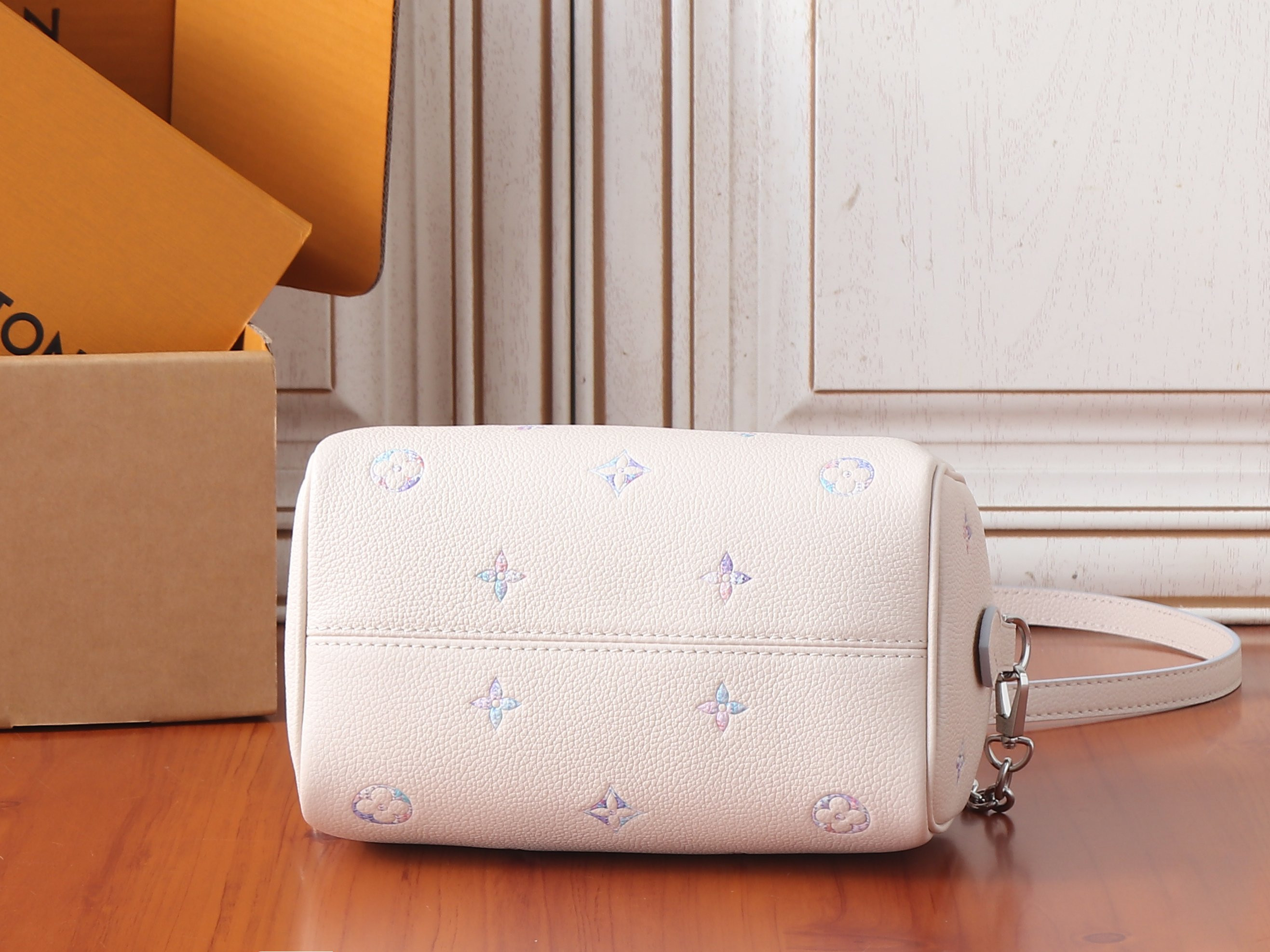 LV Speedy Bandoulière 20 M2A099 20.5x13.5x12cm