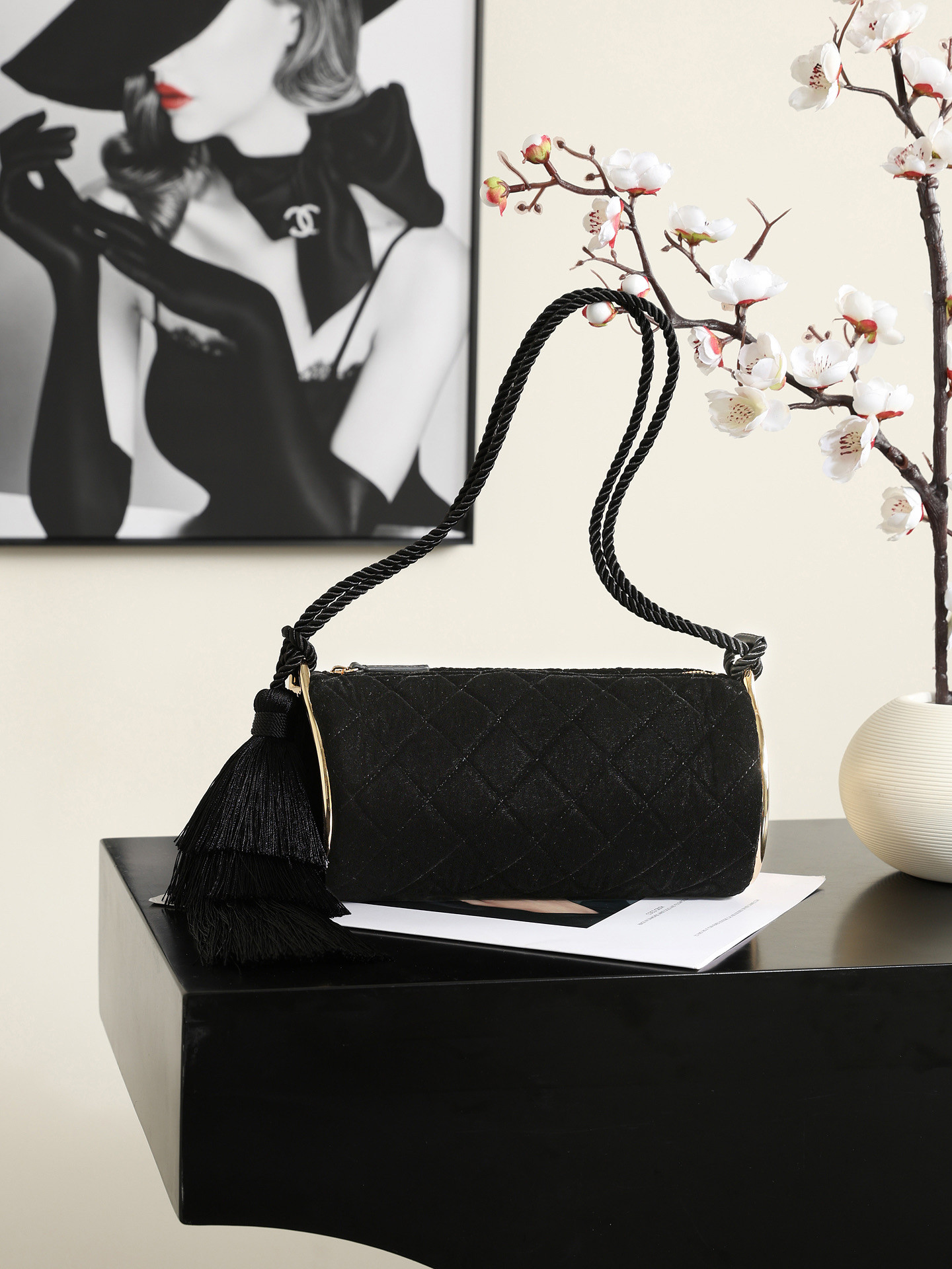 Ch*el clutch with strap ap5310 12x23x12cm