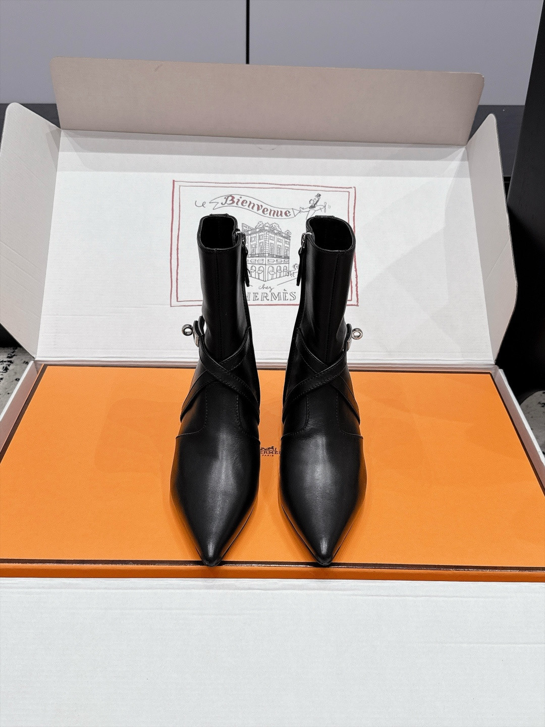 ua H**mes nice 40 ankle boot