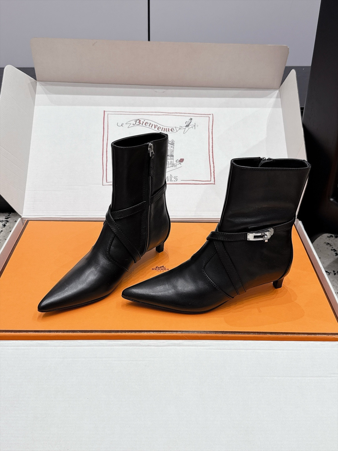 ua H**mes nice 40 ankle boot