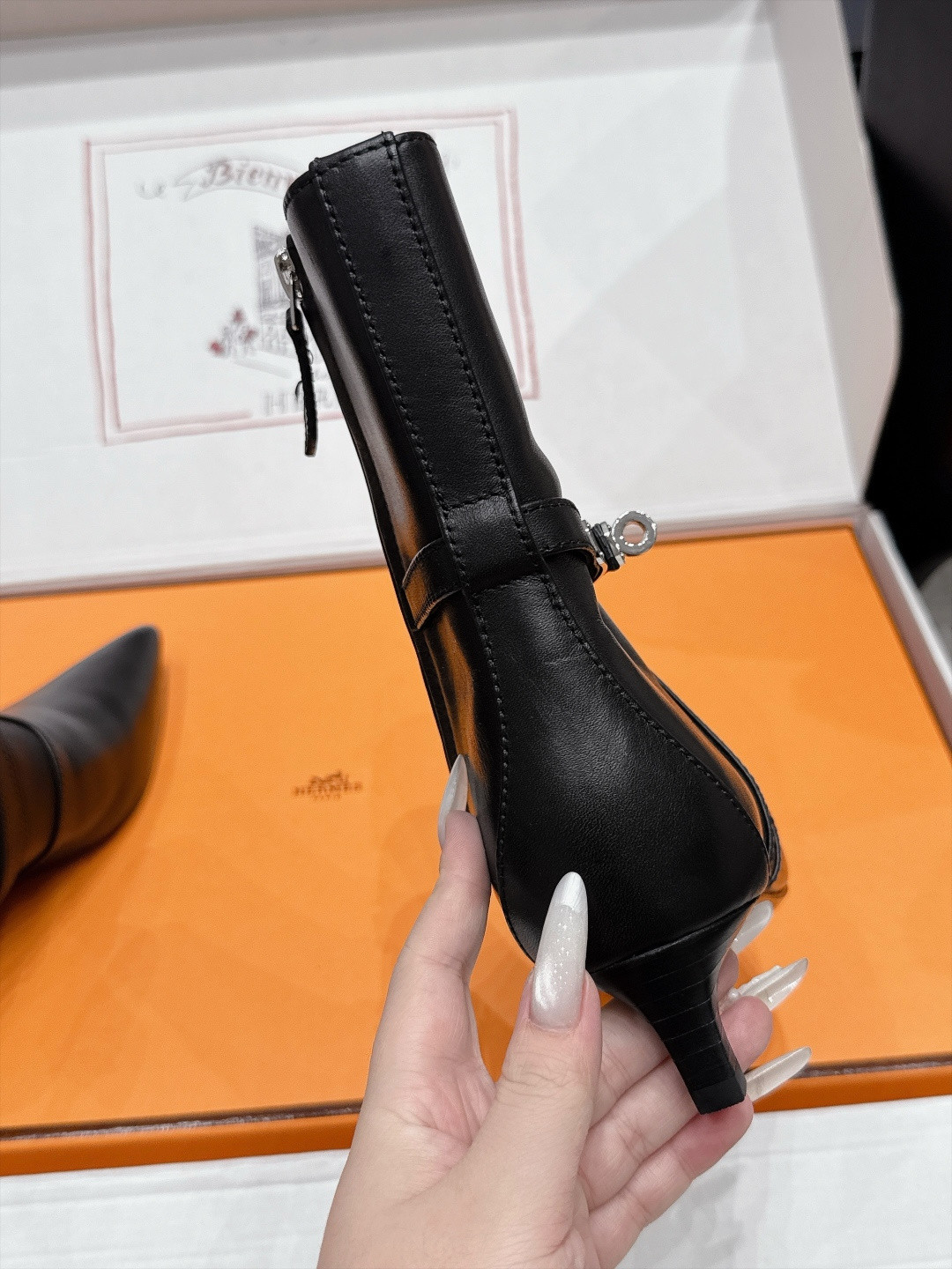 ua H**mes nice 40 ankle boot