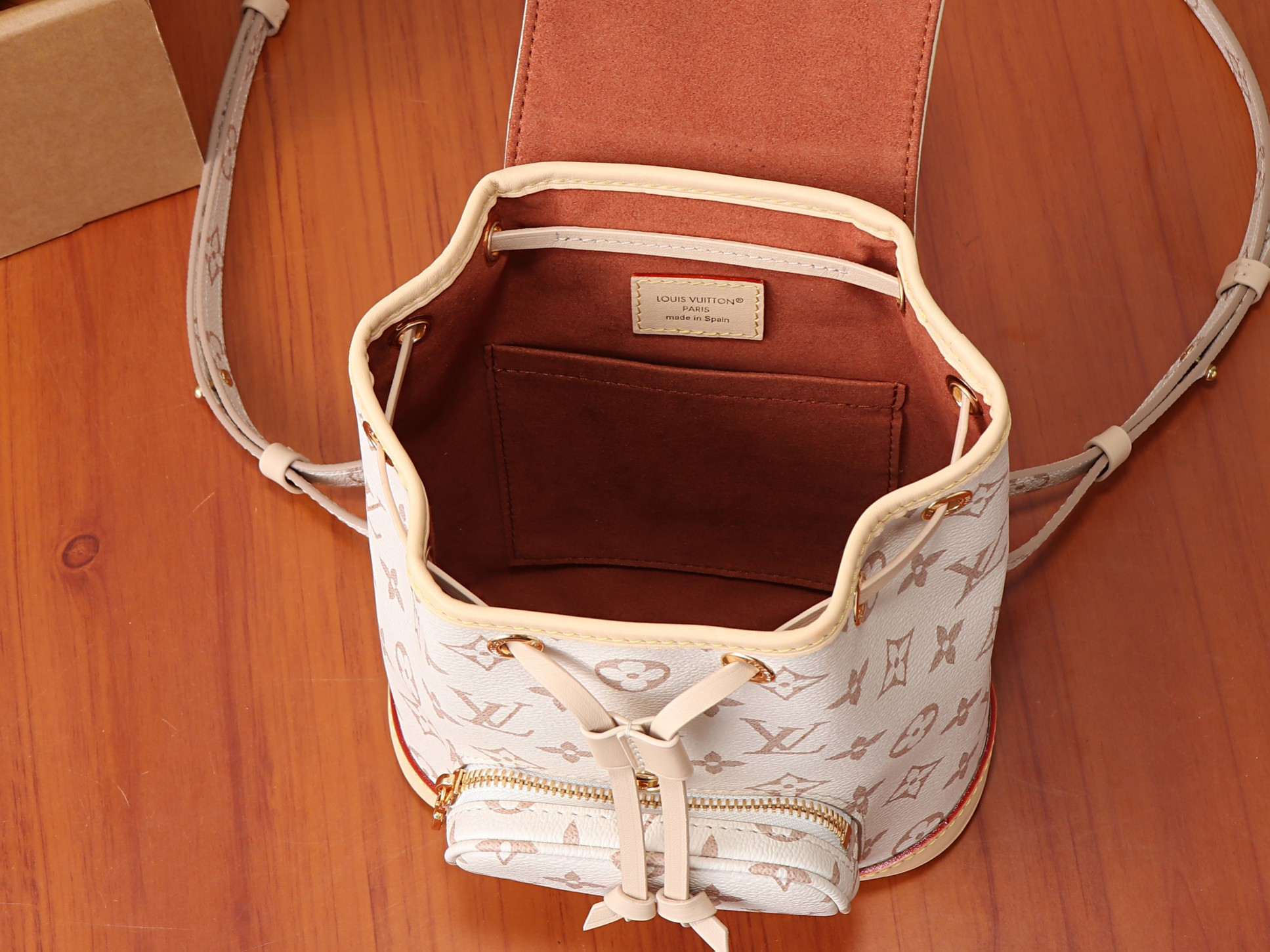 LV Montsouris Mini M2A079 24x25x12cm