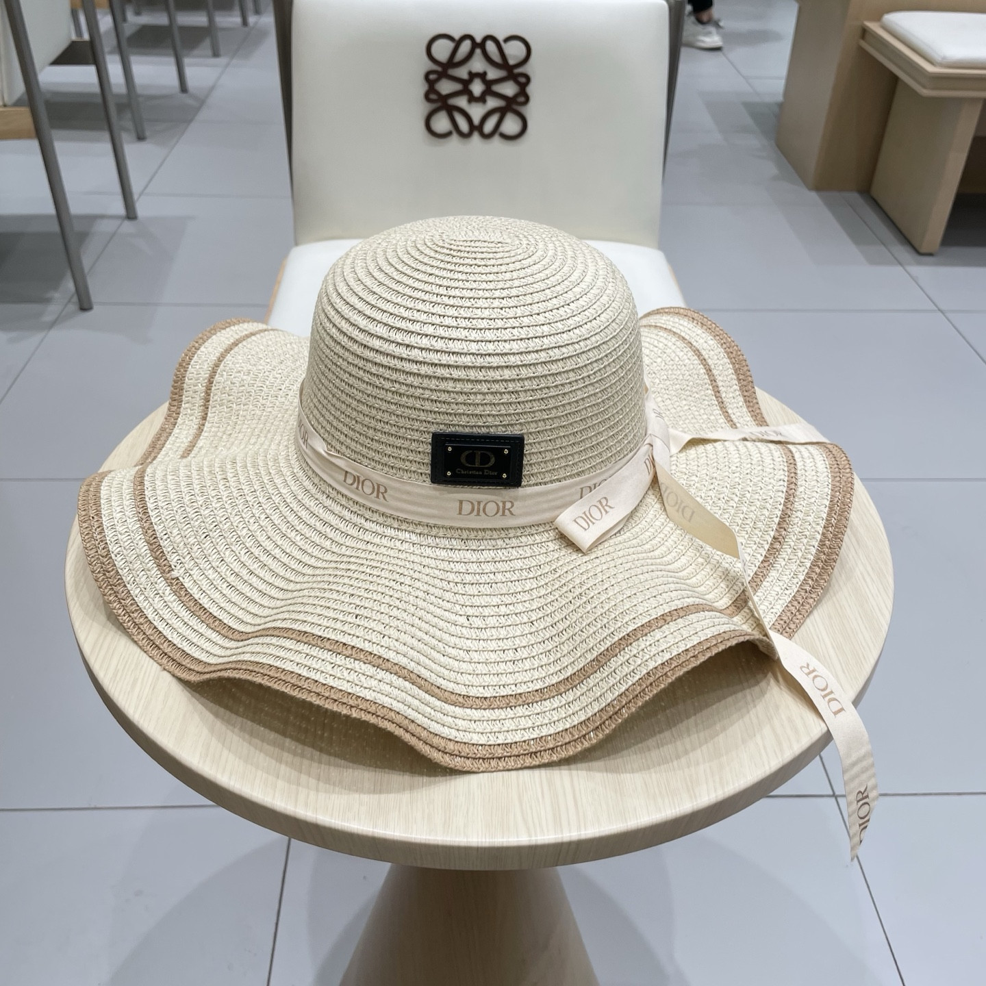 D*or straw hat 57cm head circumference