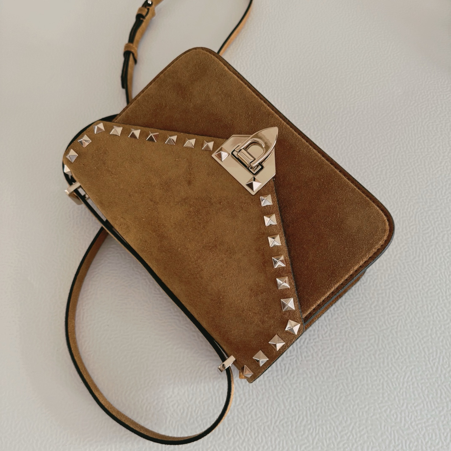 Va1e*ntin0 garavani rockstud small shoulder bag 21.5x15.5x8.5cm