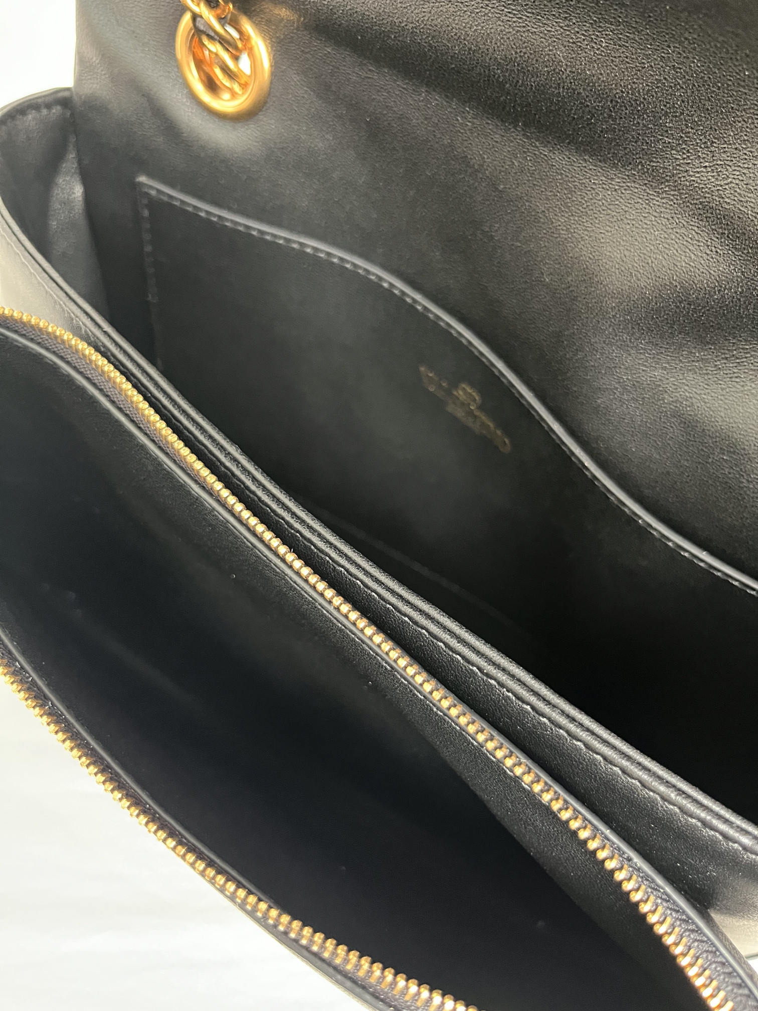 Va1e*ntin0 garavani djuna medium chain bag 26.5x17x7cm