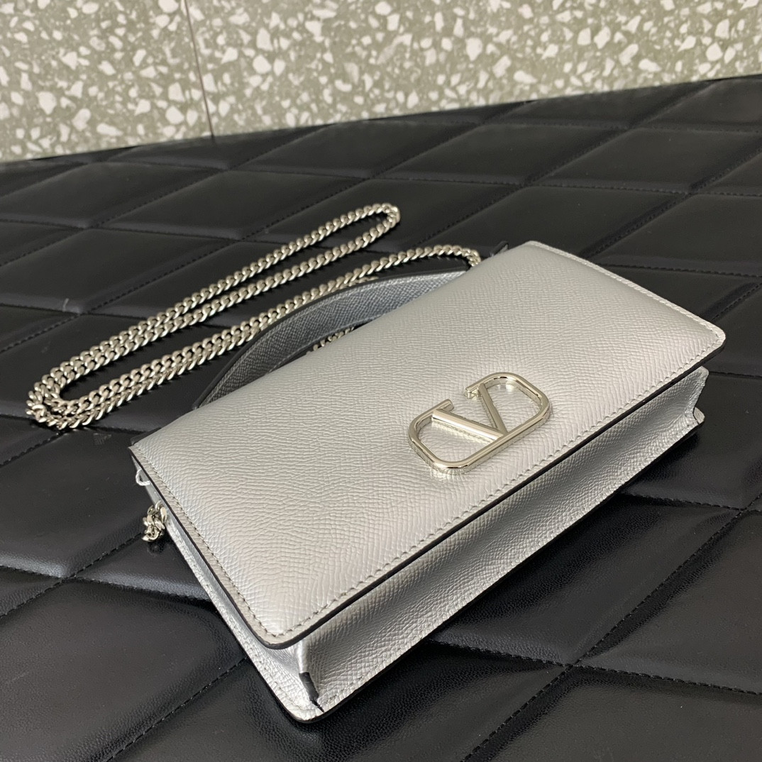 Va1e*ntin0 vlogo signature wallet with chain bag 19x11x4cm