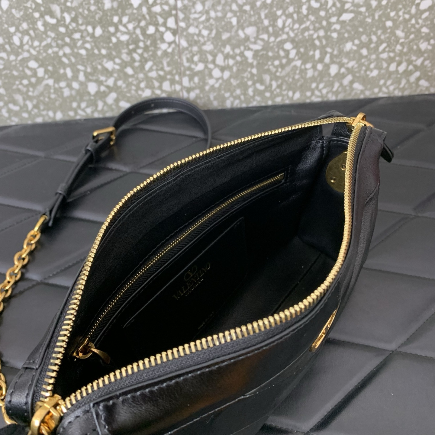 Va1e*ntin0 garavani panthea small shoulder bag 24x14x6cm