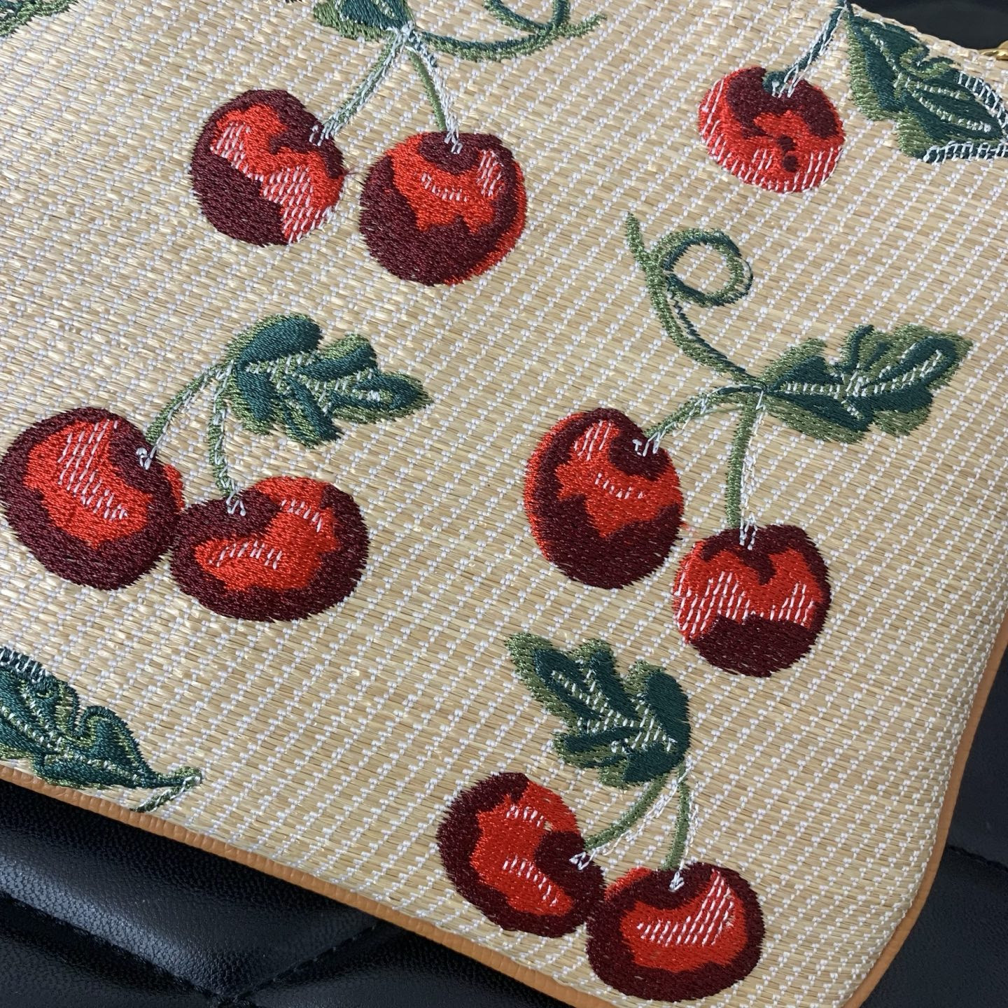 Va1e*ntin0 vlogo signature pouch in jacquard raffia with cherryfic pattern 24x16cm