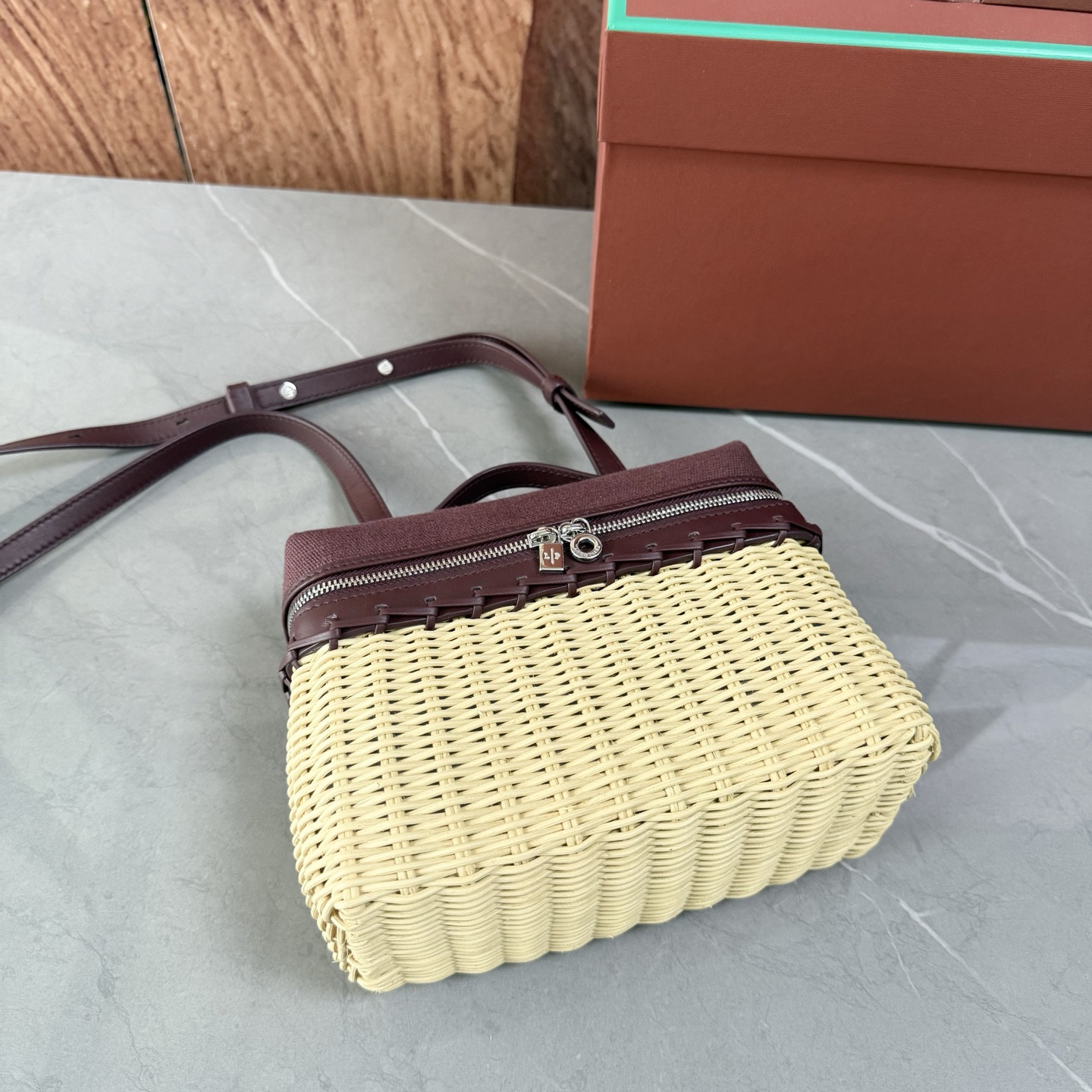 l**o p*ana extra pocket l19 N0*H-south wicker 17.5x21x10cm