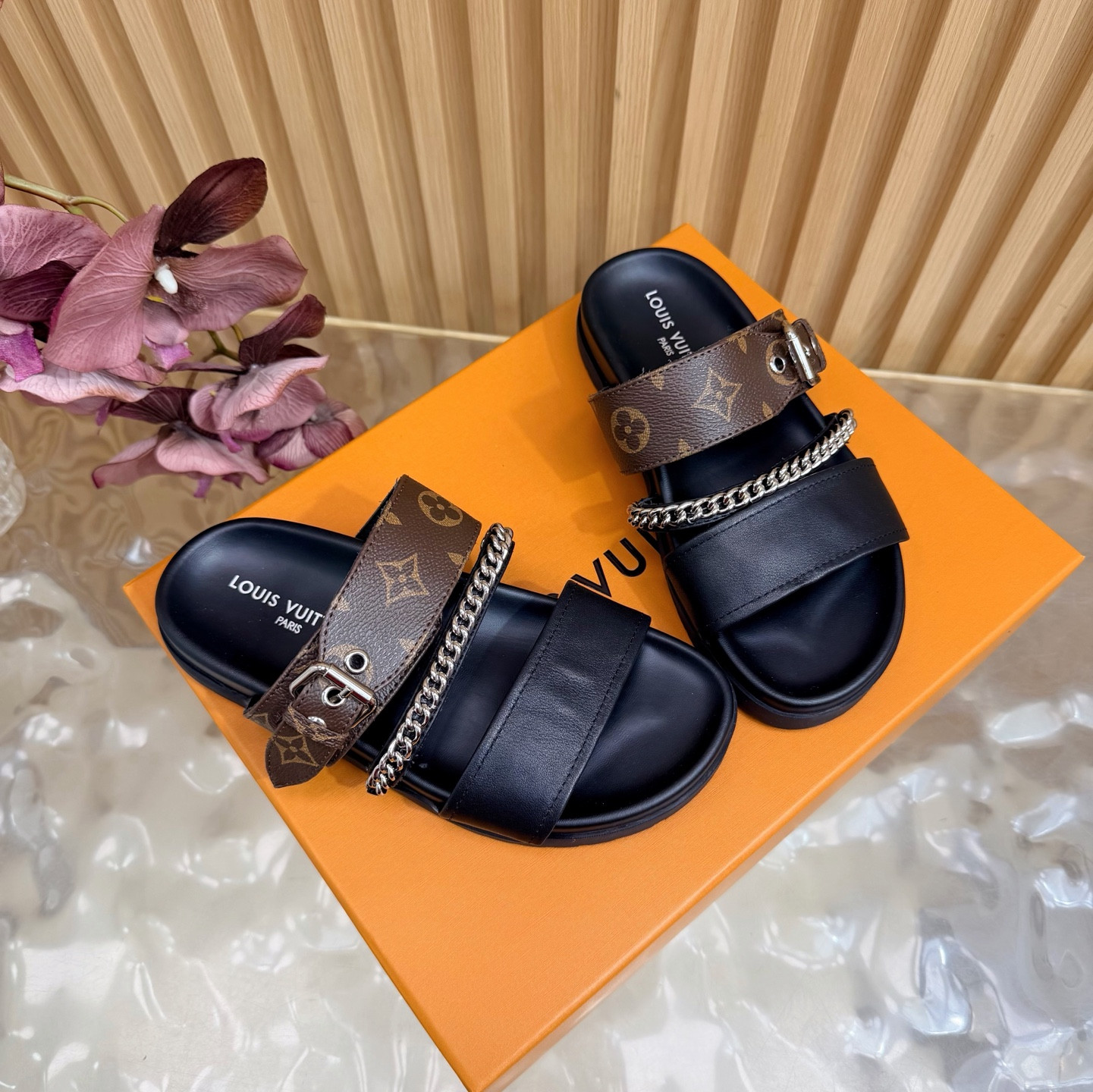 UA LV Vibe Comfort Mule
