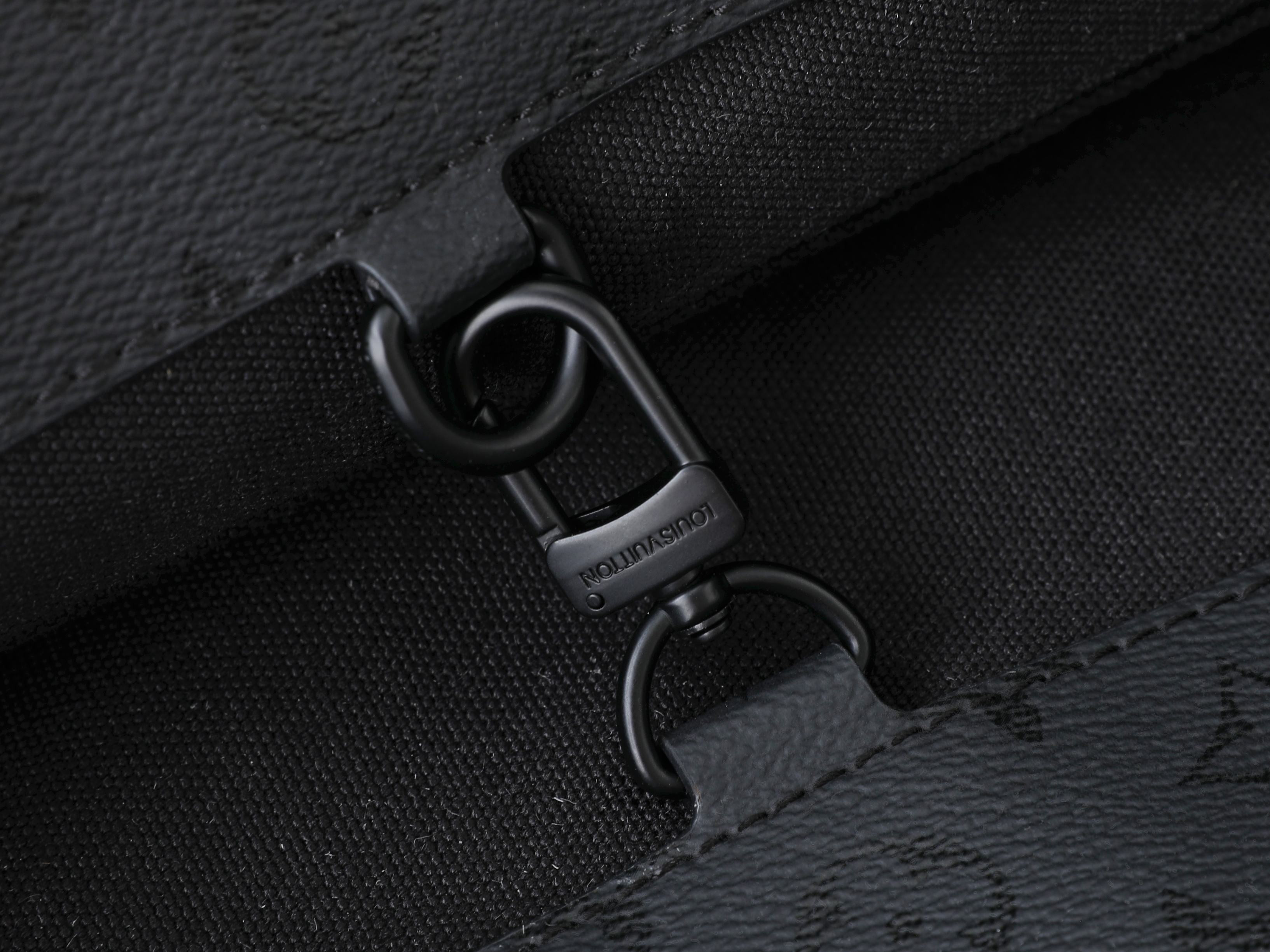 LV Steamer 30 Backpack M2A253 32 x 33 x 14 cm