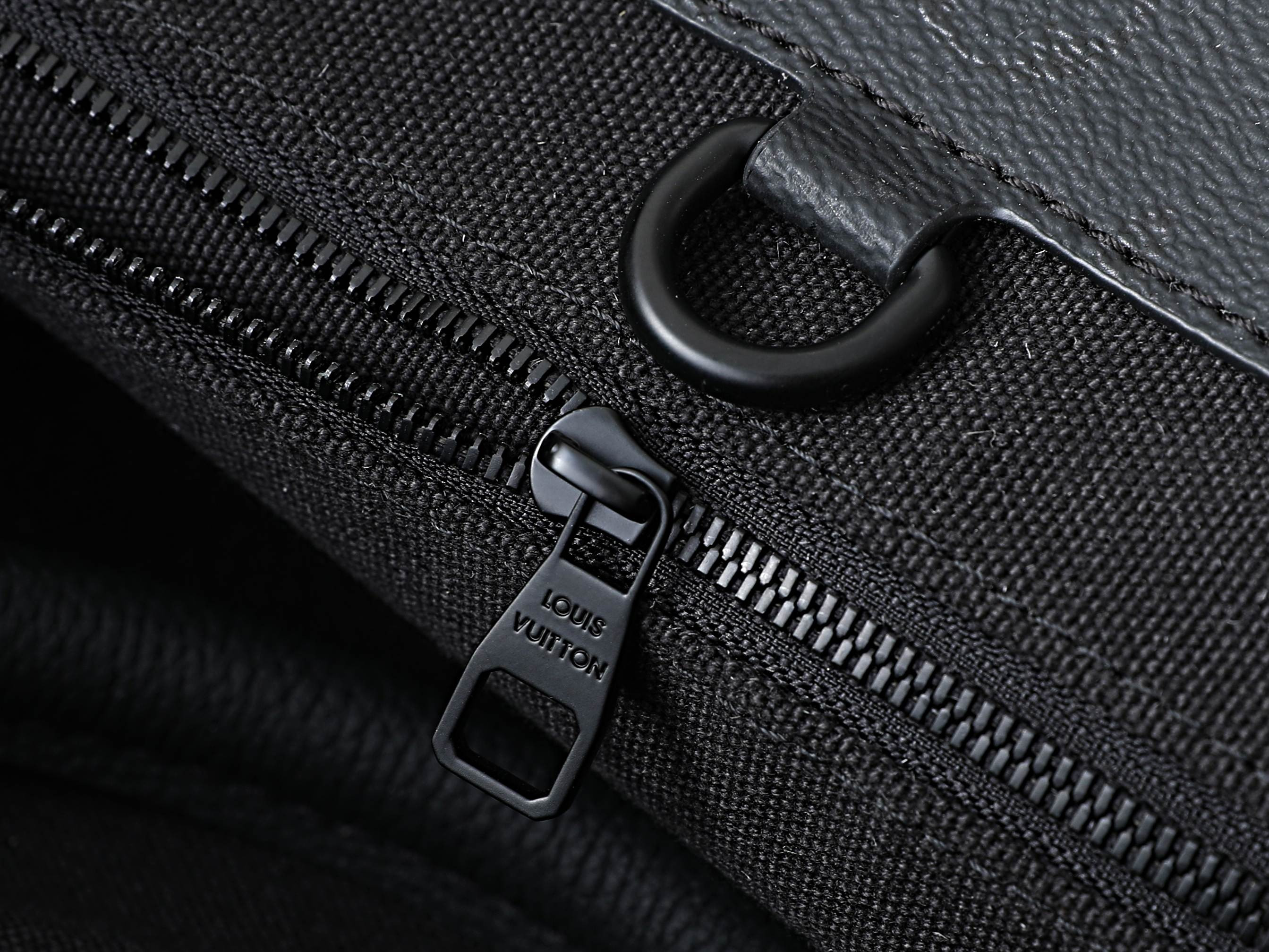 LV Steamer 30 Backpack M2A253 32 x 33 x 14 cm