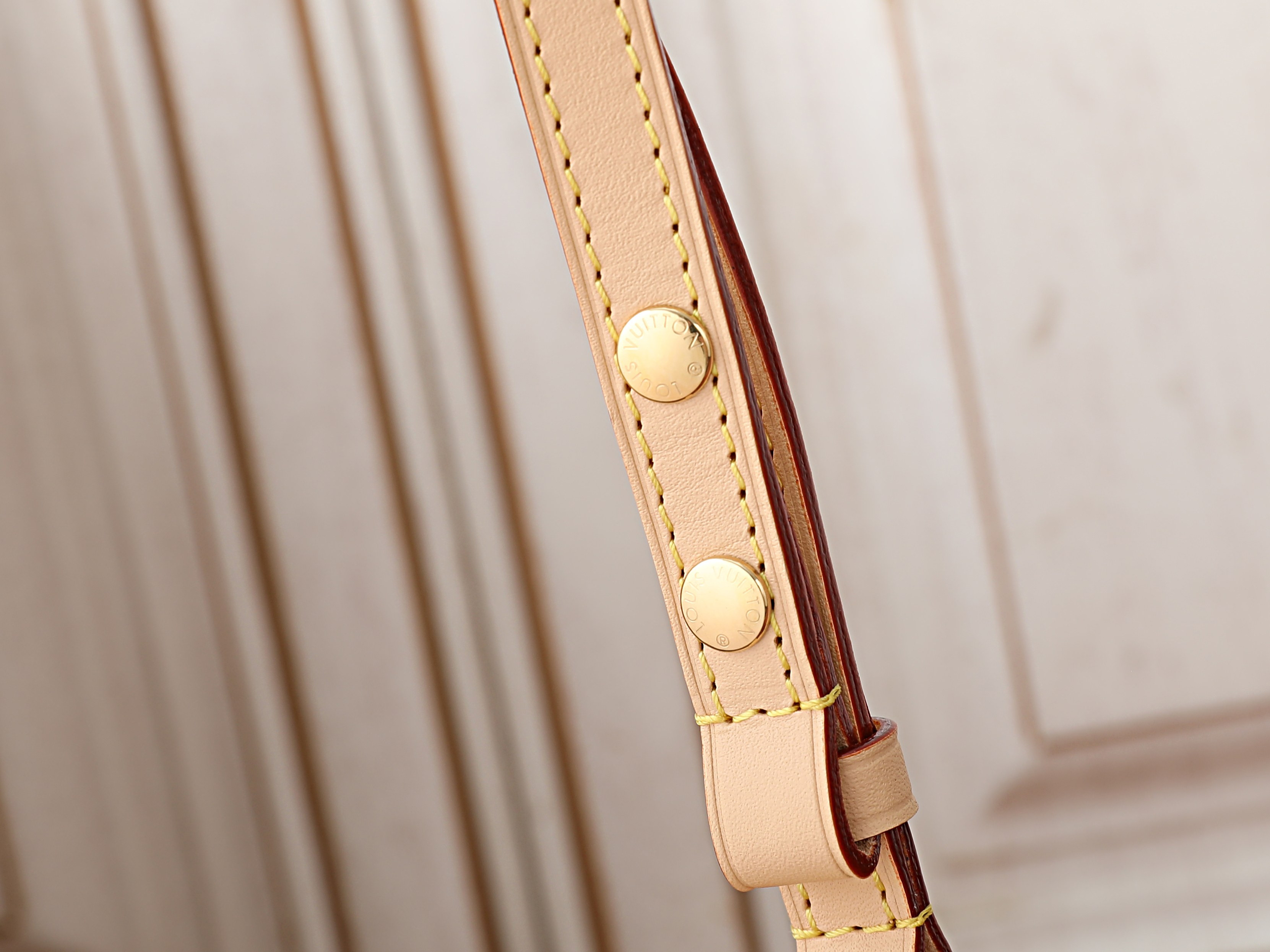 LV Marelle M28613 28 x 15.5 x 7 cm
