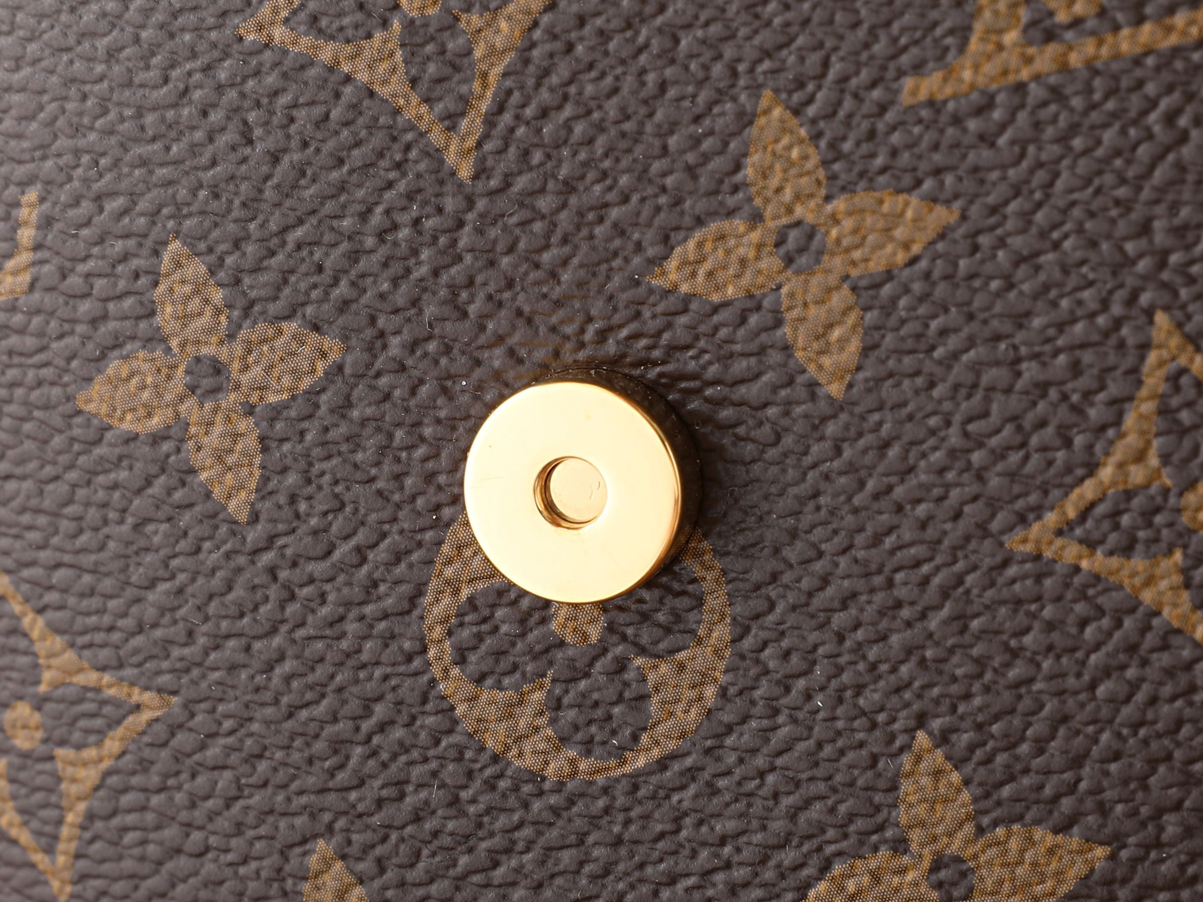 LV Marelle M28613 28 x 15.5 x 7 cm
