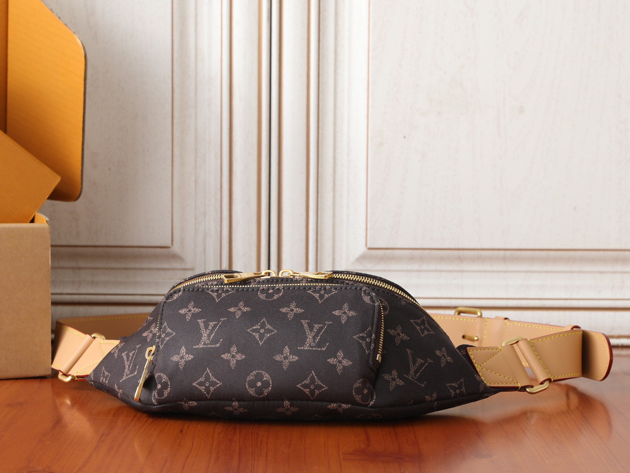 lv rush bumbag l0*is V*t0n silk tech m2a452 30x15x8cm