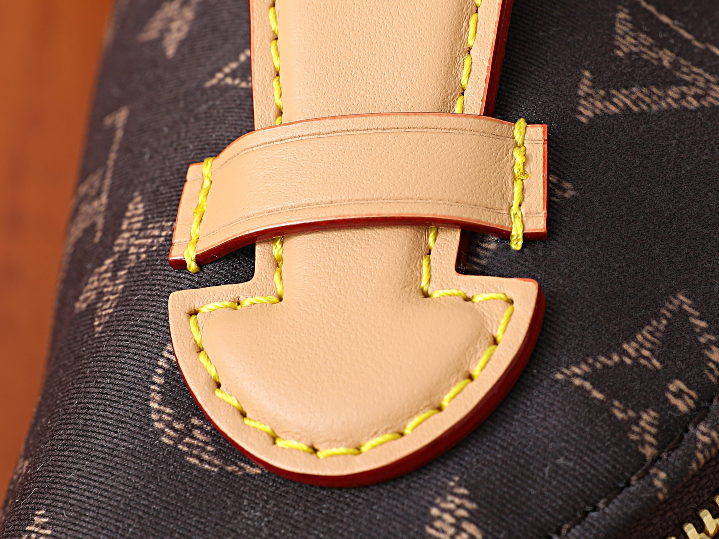 lv rush bumbag l0*is V*t0n silk tech m2a452 30x15x8cm