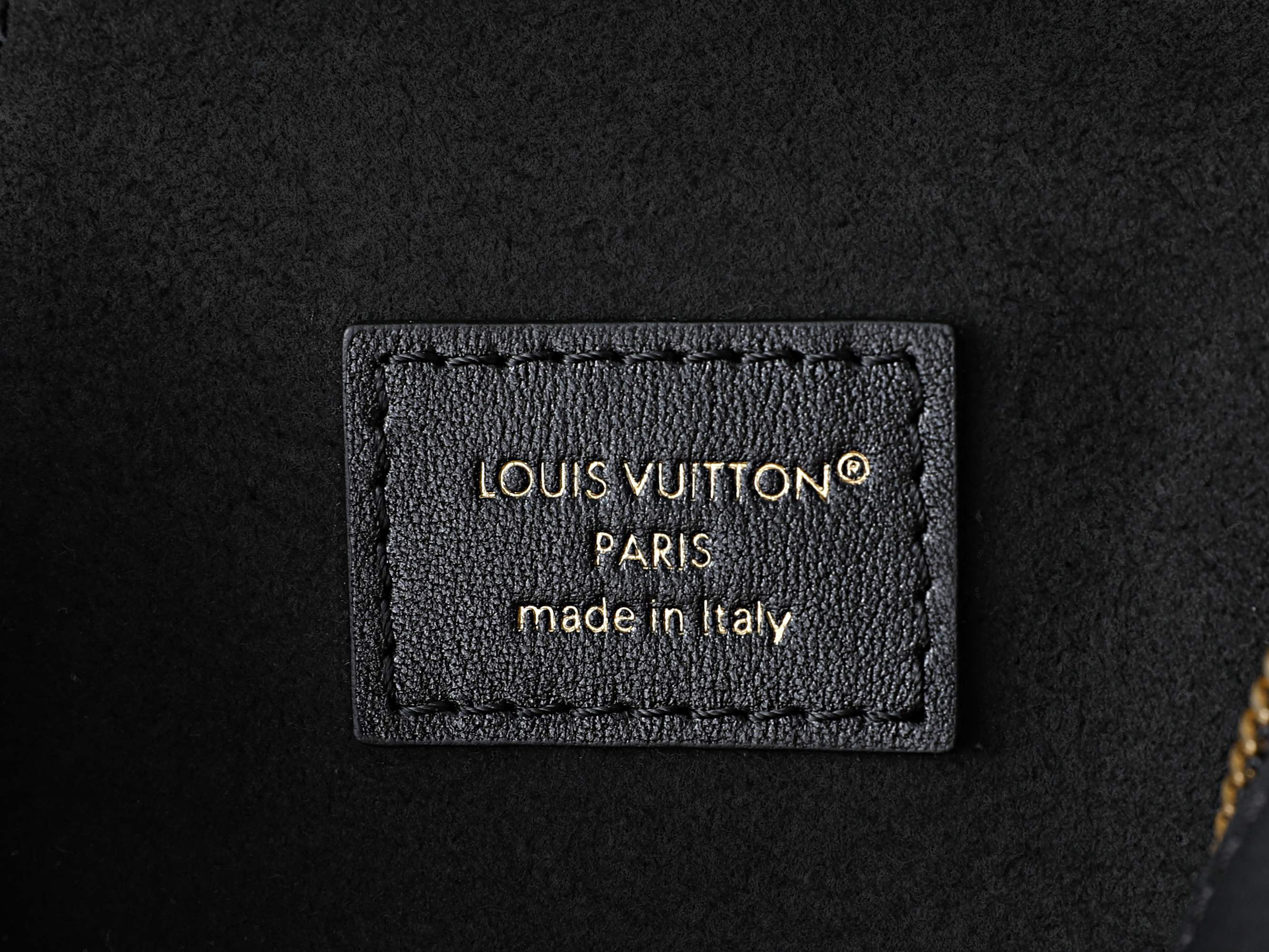 LV Vanity Chain Pouch M3A372 19x11.5x6.5cm