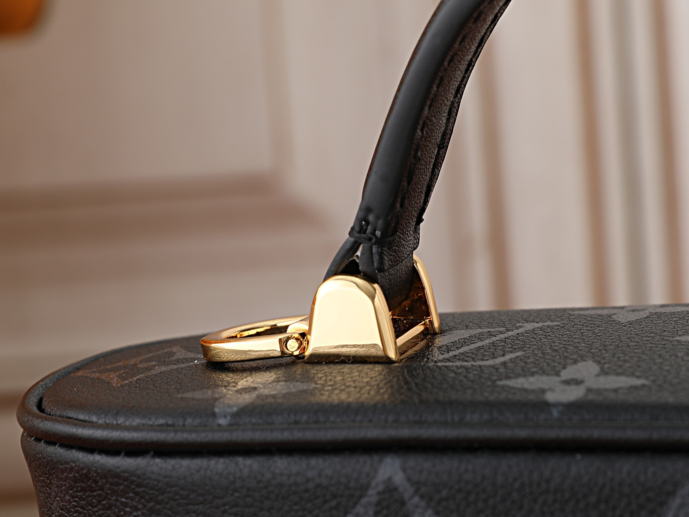 LV Vanity Chain Pouch M3A372 19x11.5x6.5cm