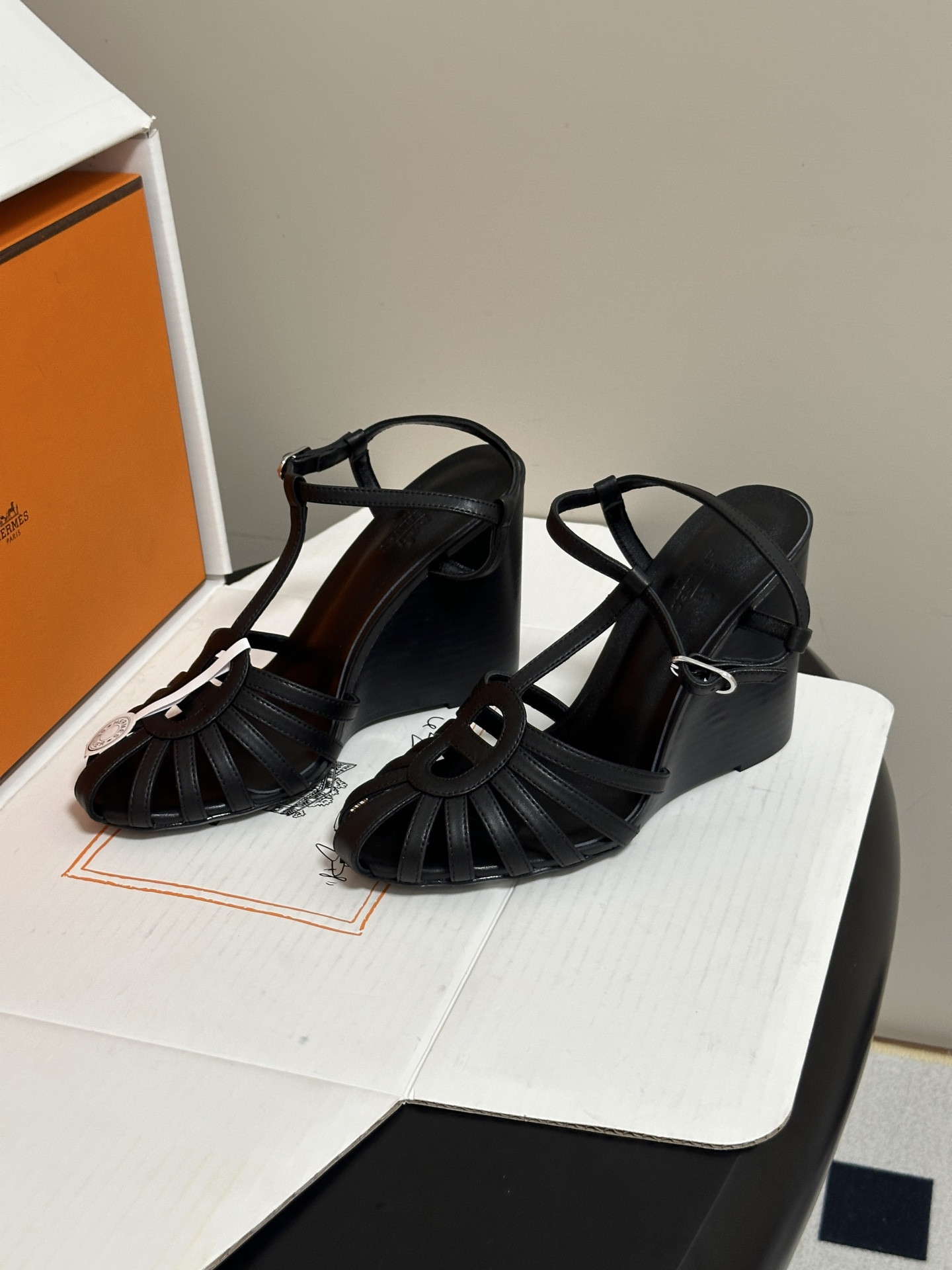 ua H**mes noa sandal 10.5cm heel