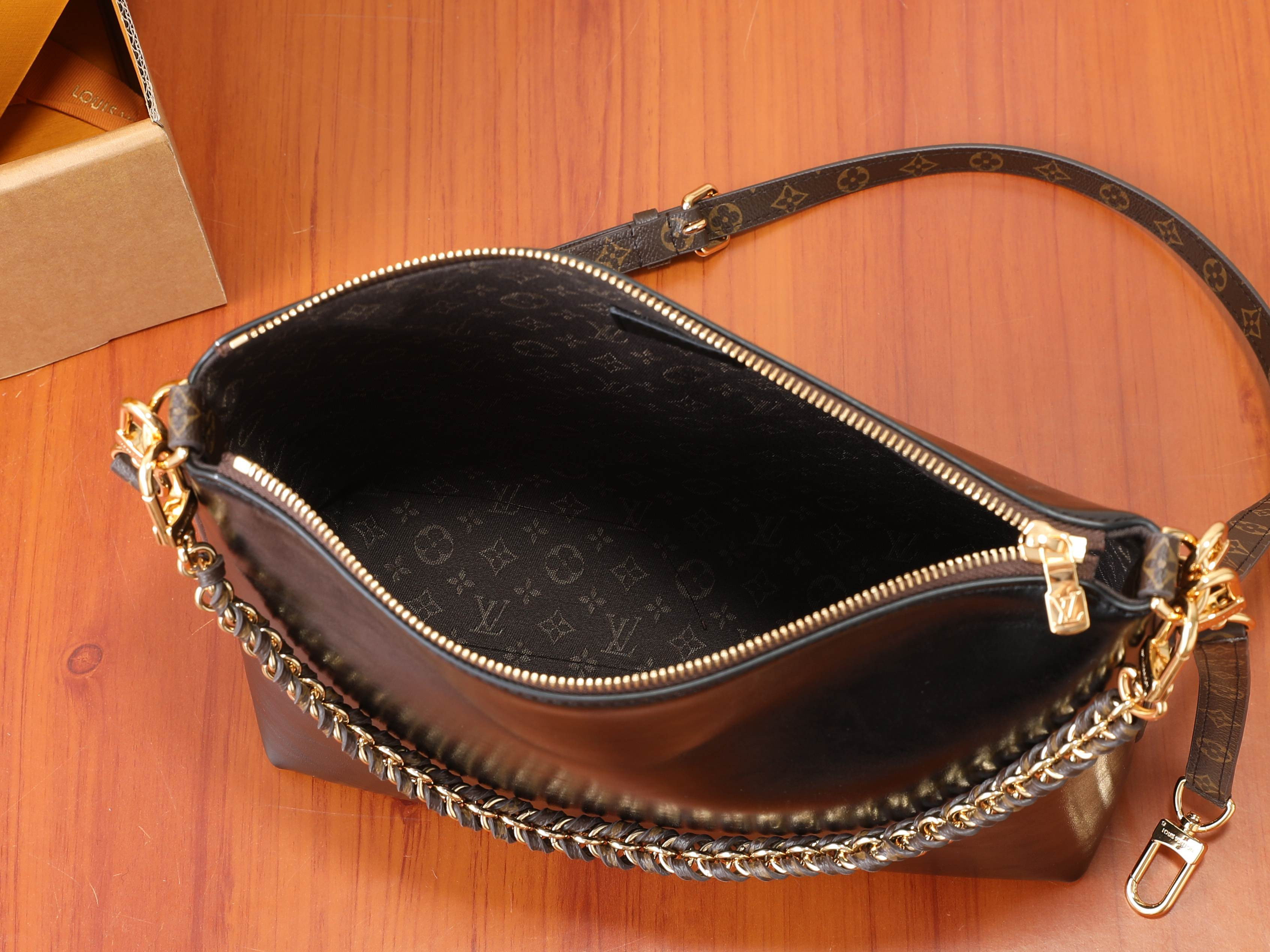 LV Multipass M3A269 30x26x10cm