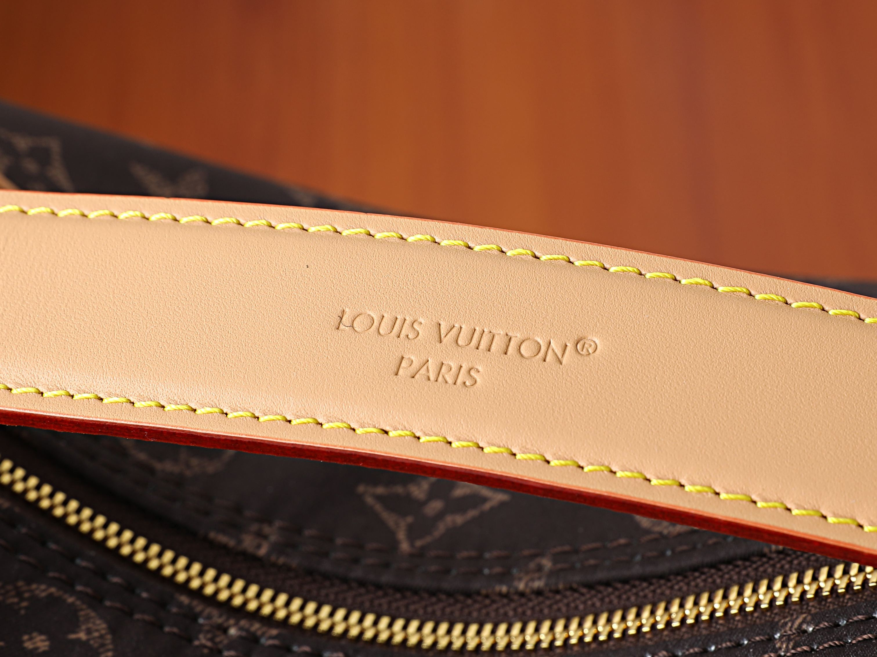 lv nil xl l0*is V*t0n silk tech m29853 37x26x19cm
