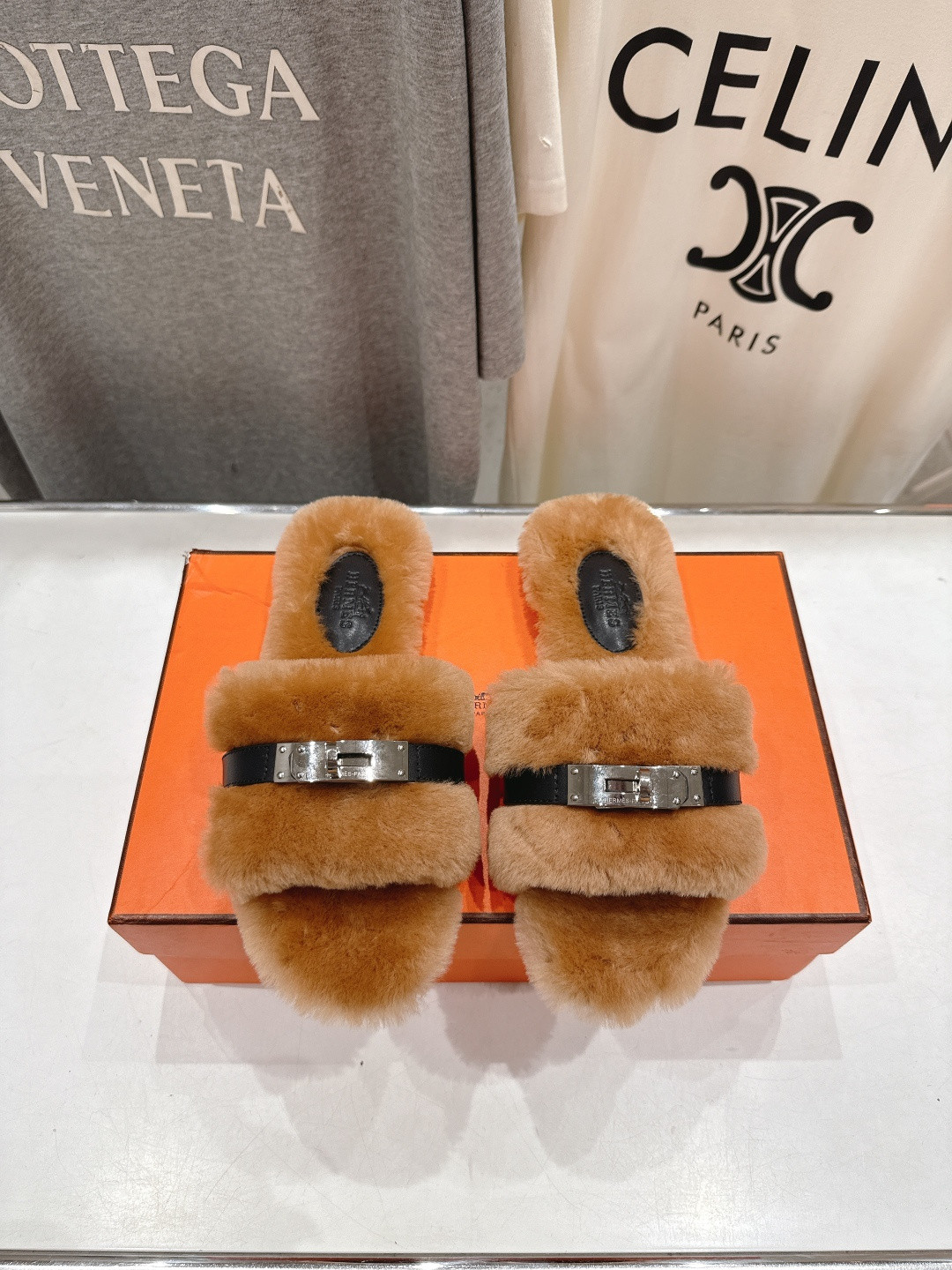 ua H**mes giulia sandal