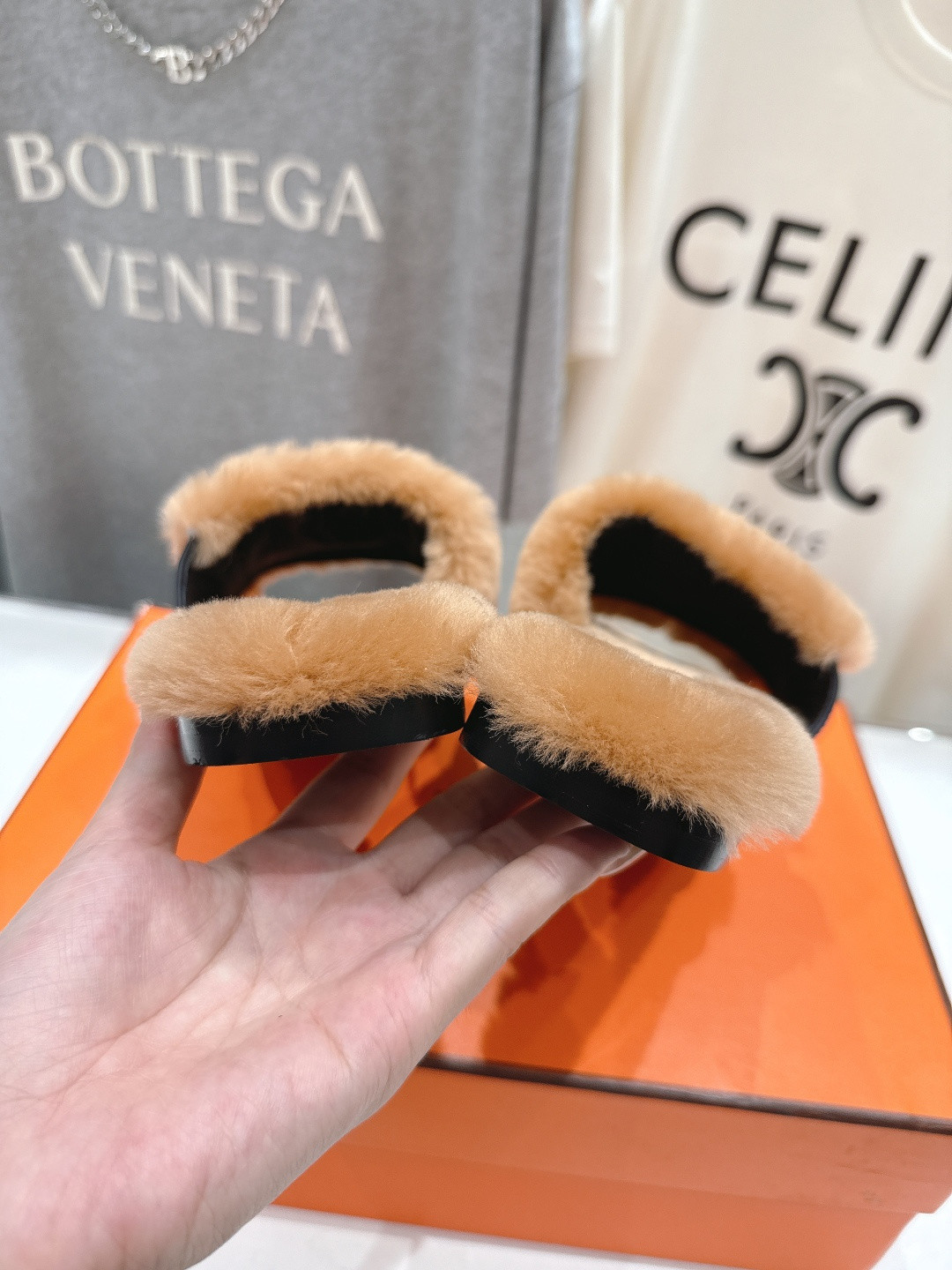 ua H**mes giulia sandal
