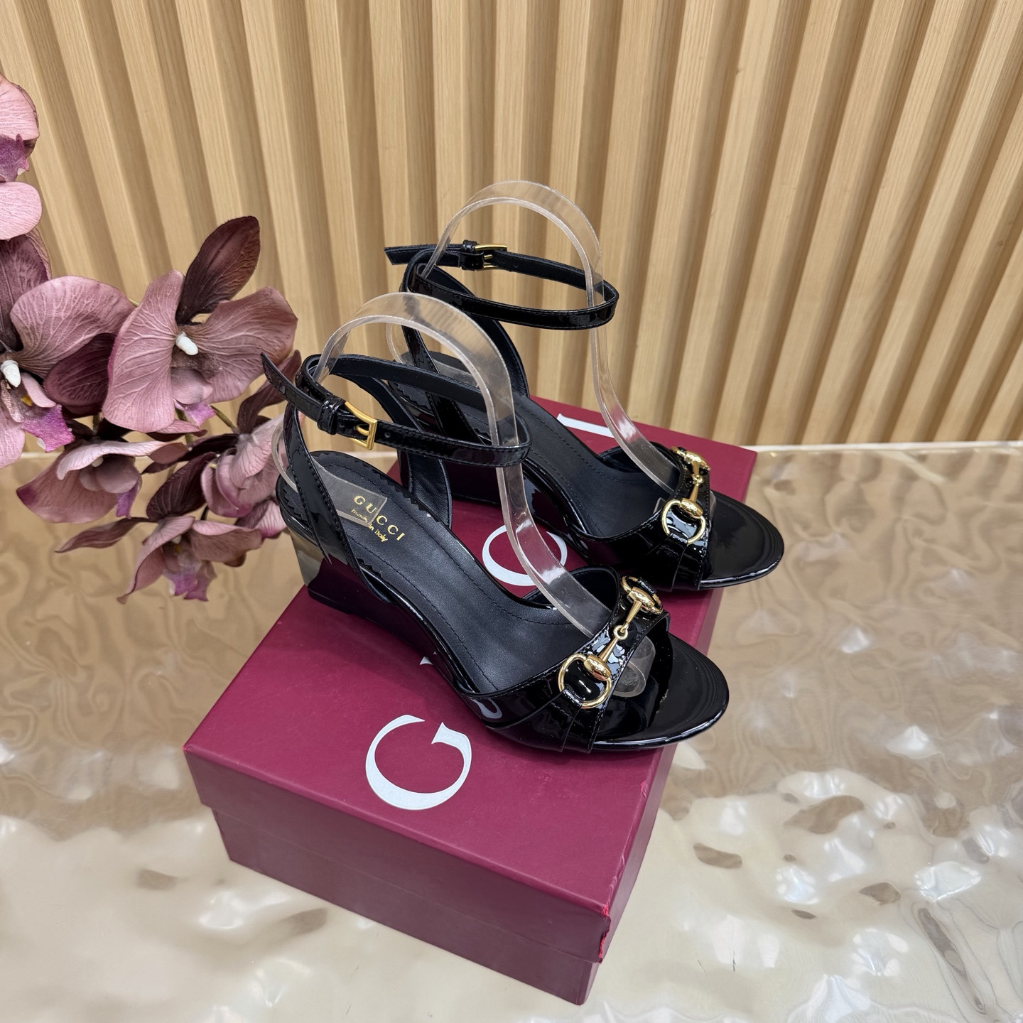 ua G*u*i donna wedge sandal 8cm heel