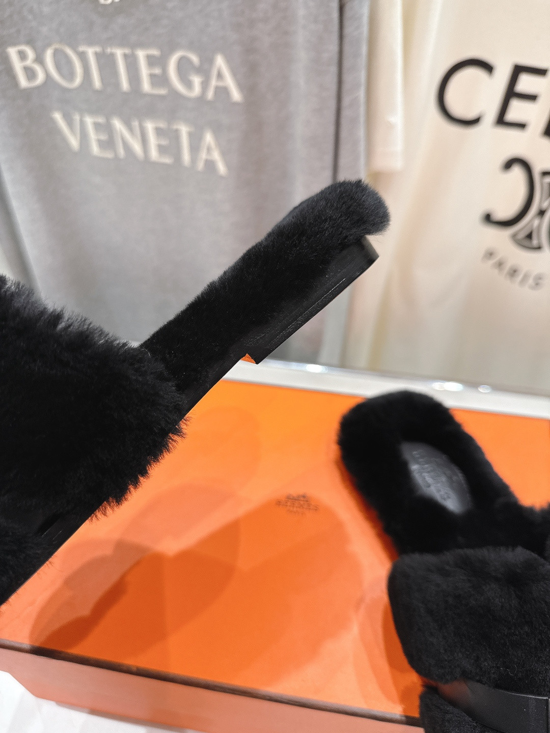 ua H**mes chypre sandals