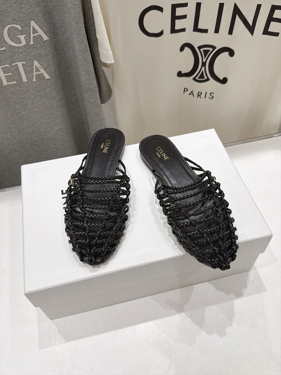 ua Ce**e scoobie braided mule